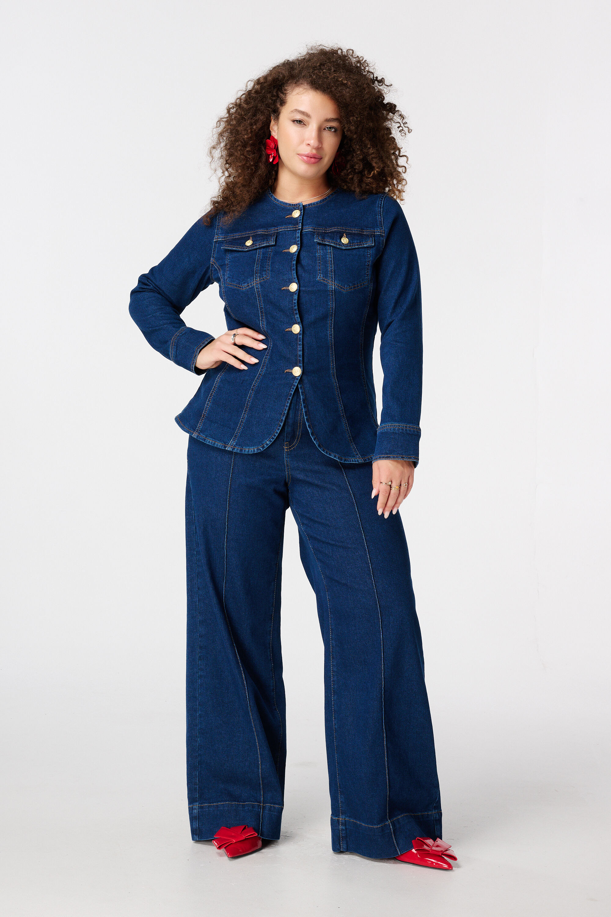 Chaqueta vaquera ajustada image number 5