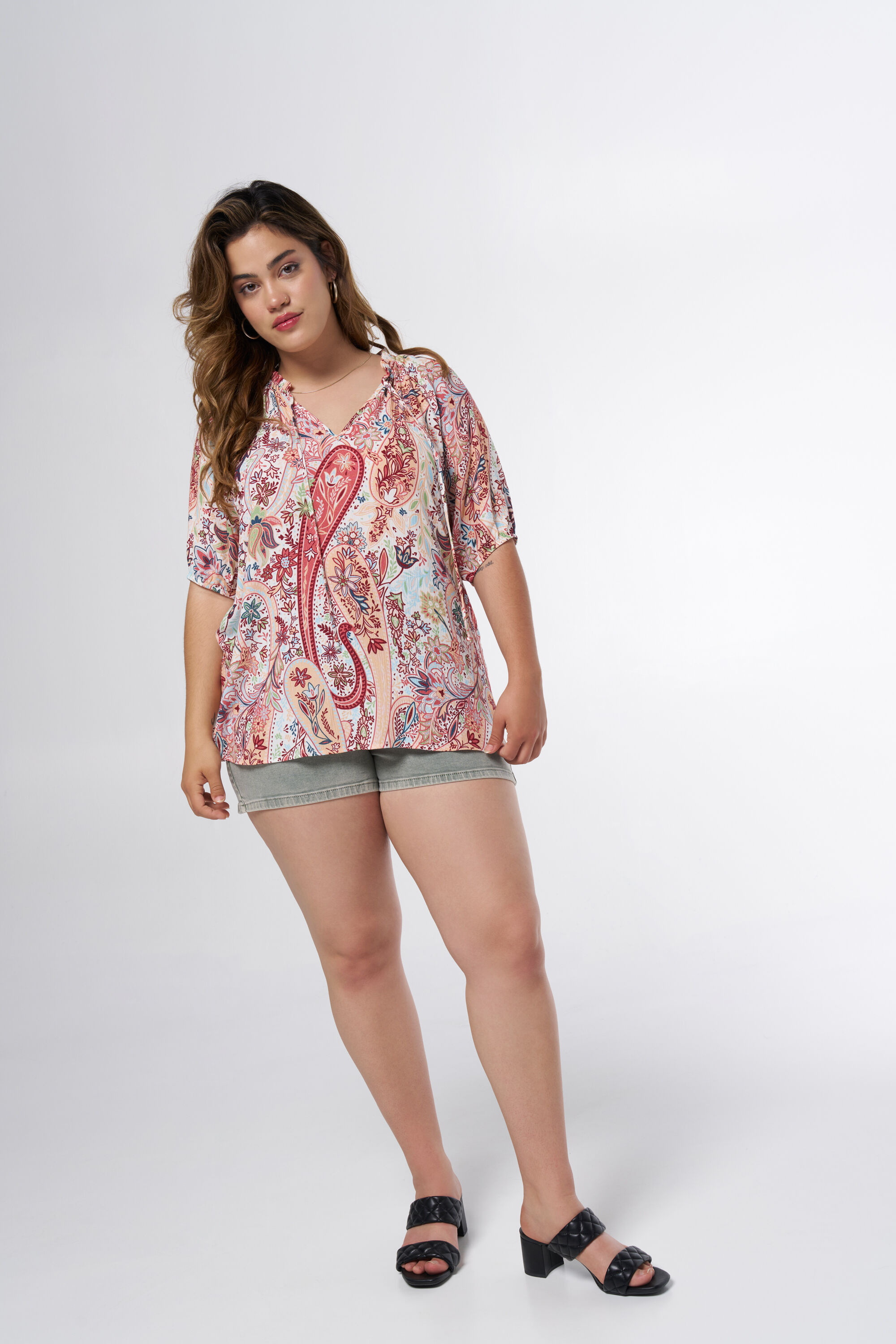 Blusa con lazo como detalle image number 5