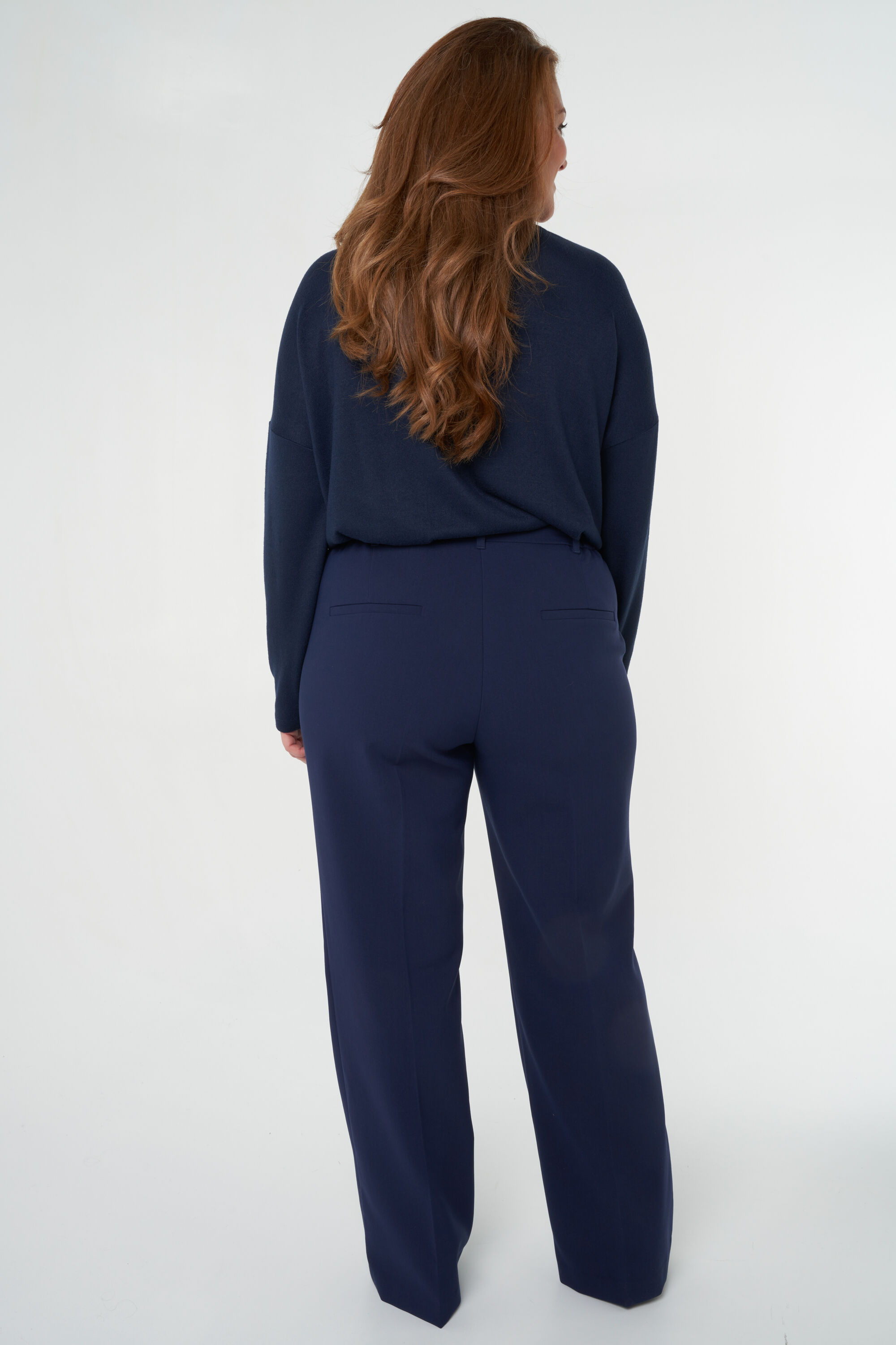 Pantalones de corte recto image number 4