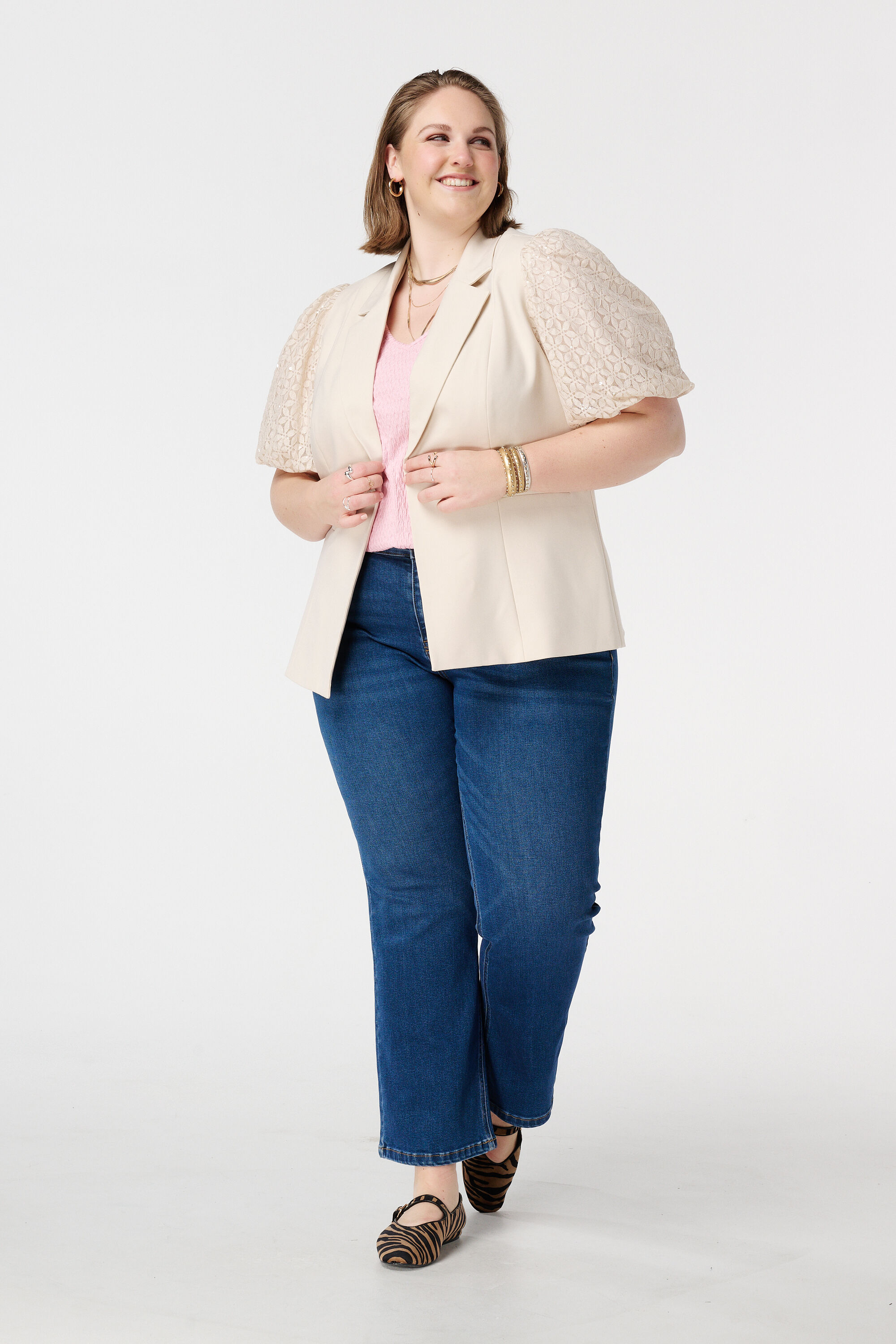 Blazer con mangas abullonadas image number 5