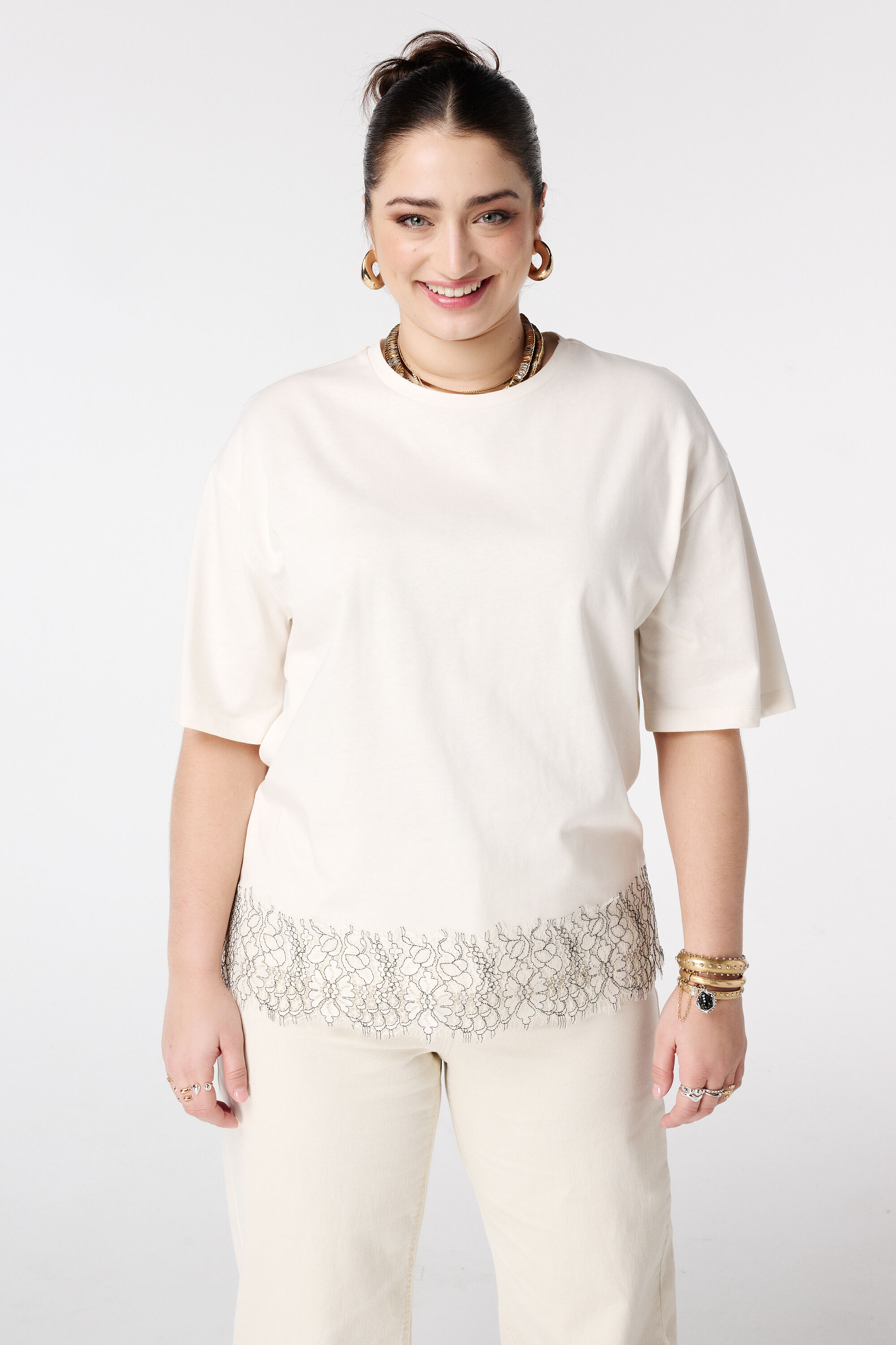Camiseta oversize con encaje