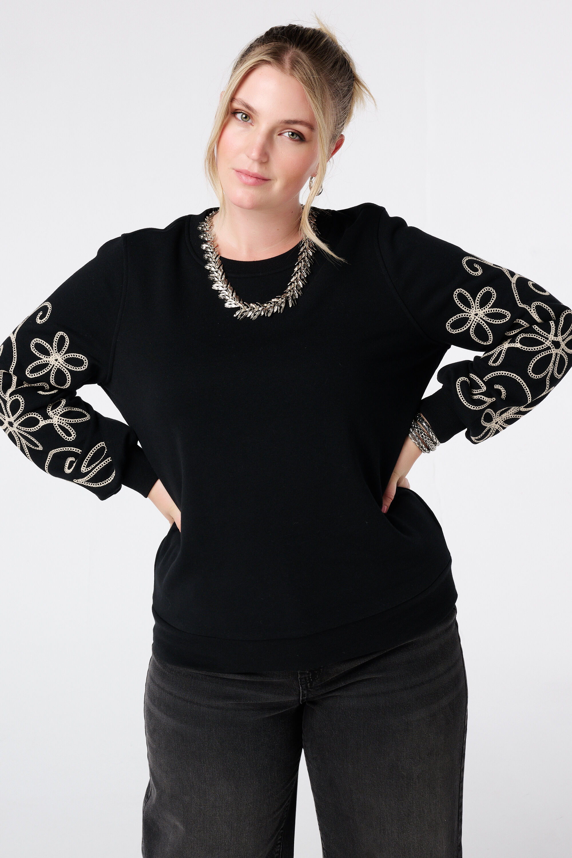 Jersey con detalles bordados