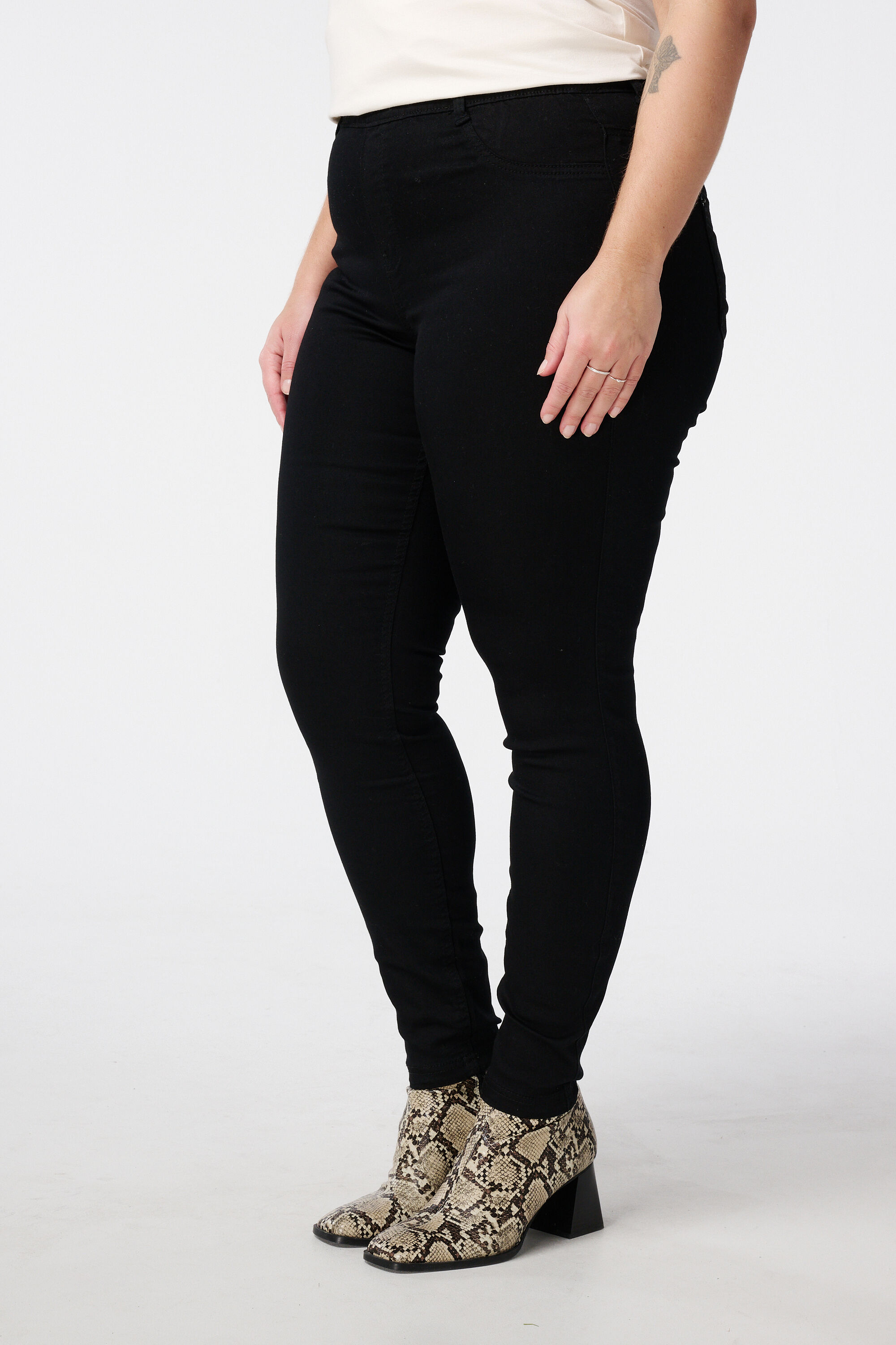 Treggings con aspecto denim image number 5