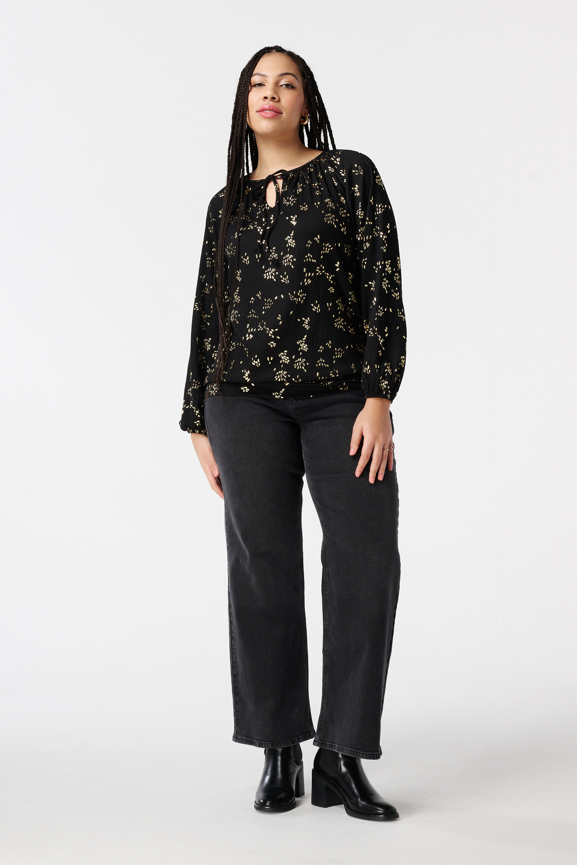 Top con detalles met&aacute;licos image number 5