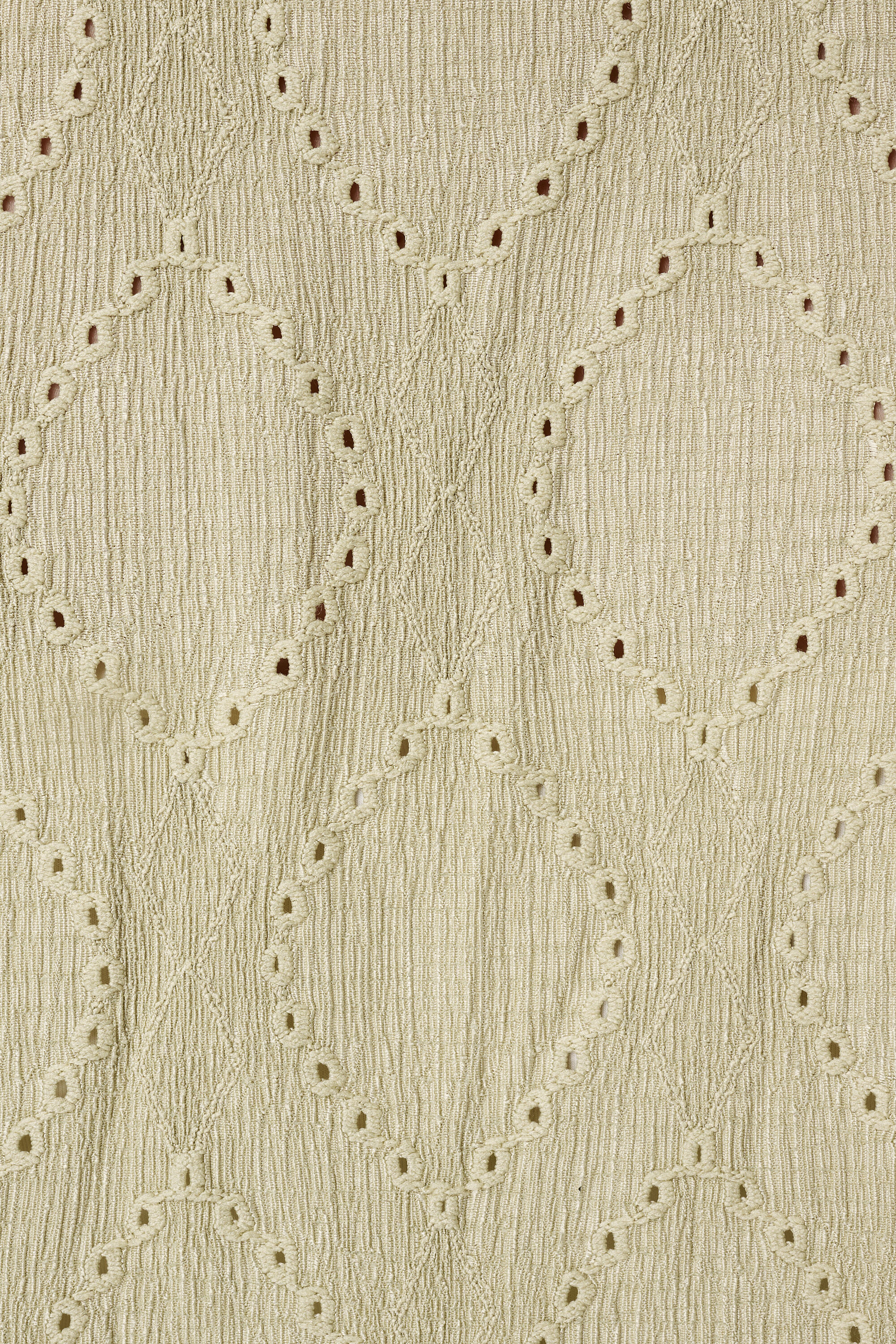 Top con efecto bordado image number 6