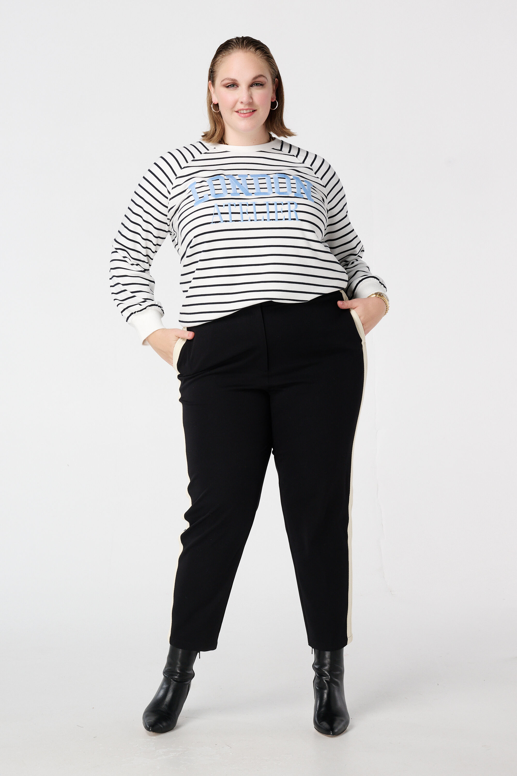 Sudadera de rayas con texto image number 5