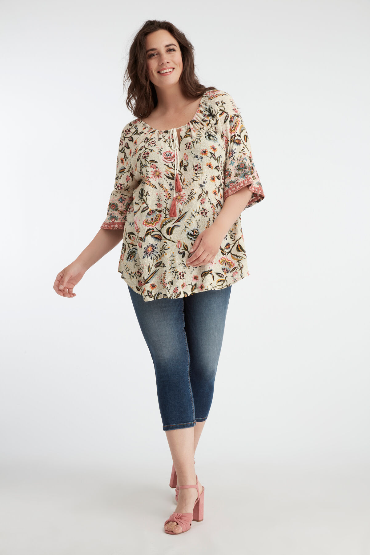 Blusa con estampado de estilo bohemio image number 5