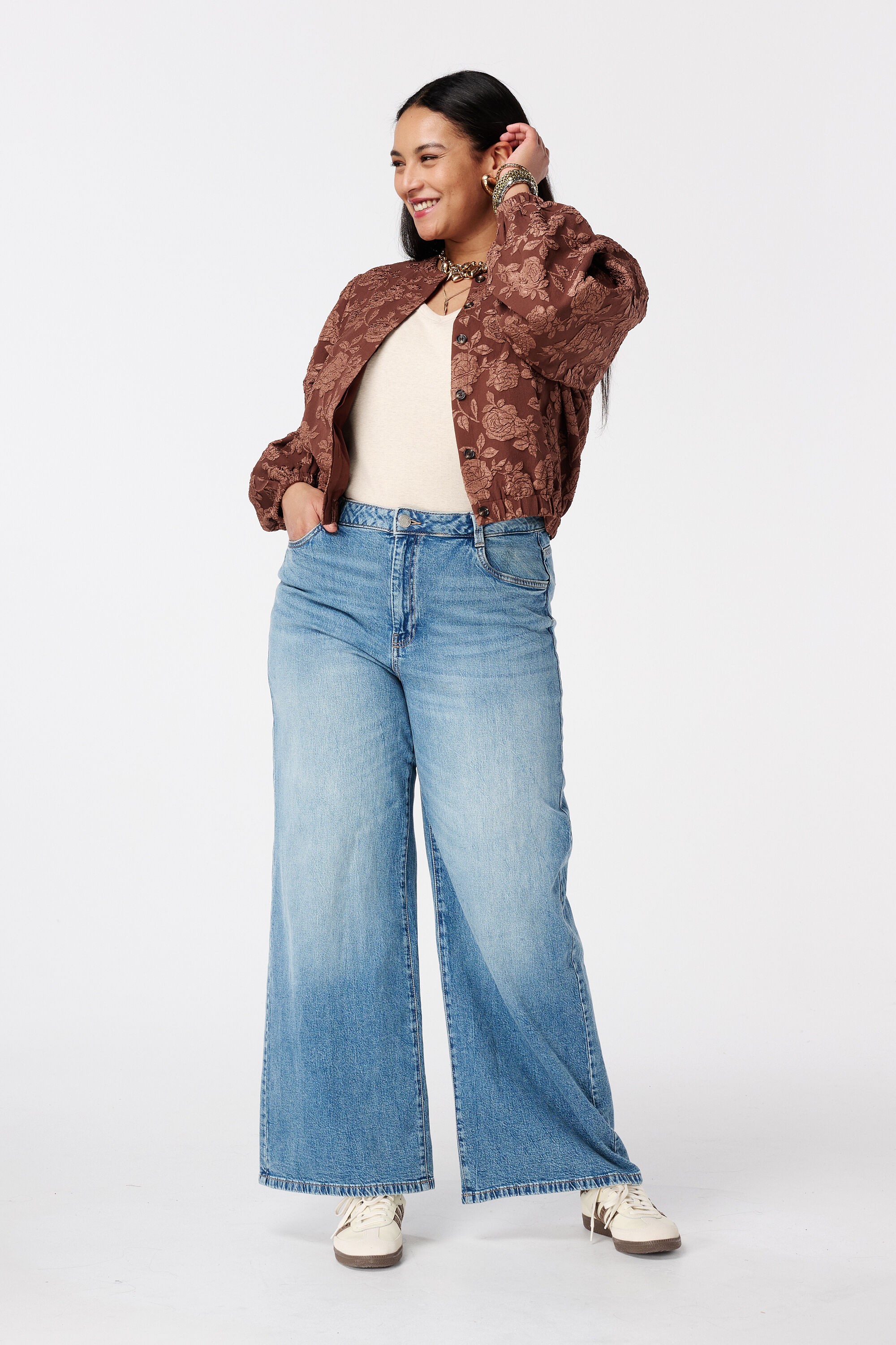 Bomber con estampado floral 3D image number 5