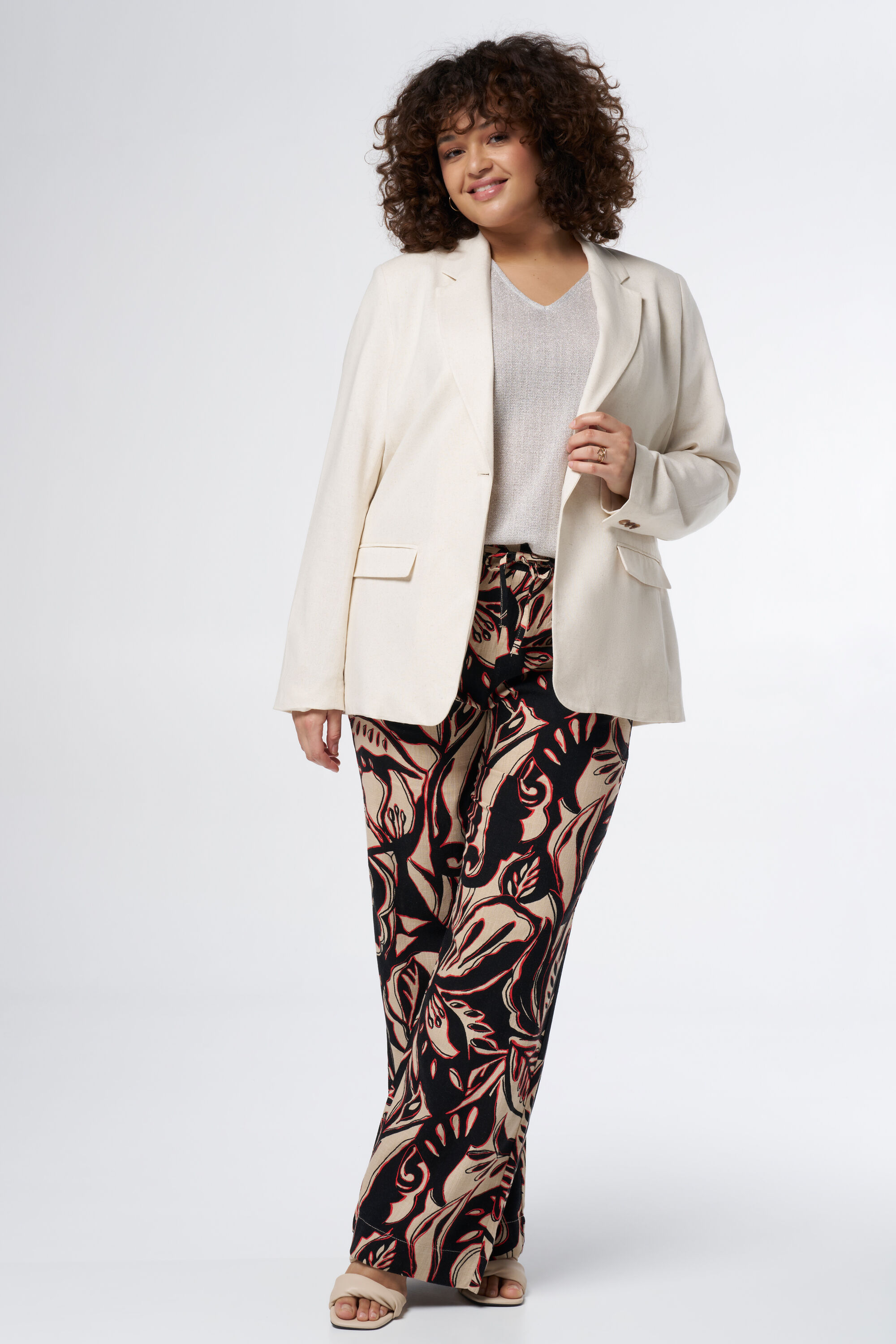 Blazer de lino de corte recto image number 5