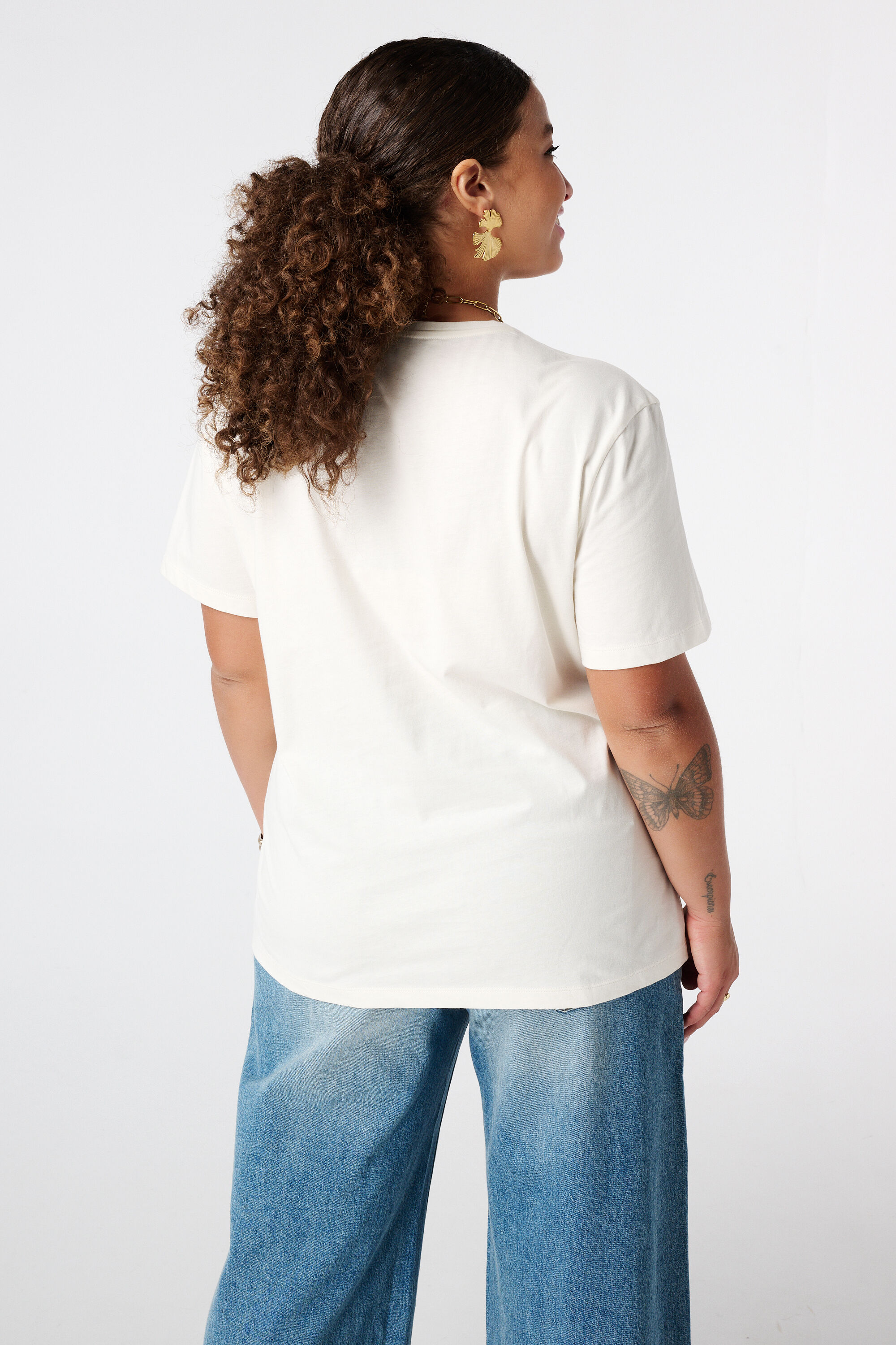 Camiseta con estampado bordado image number 3