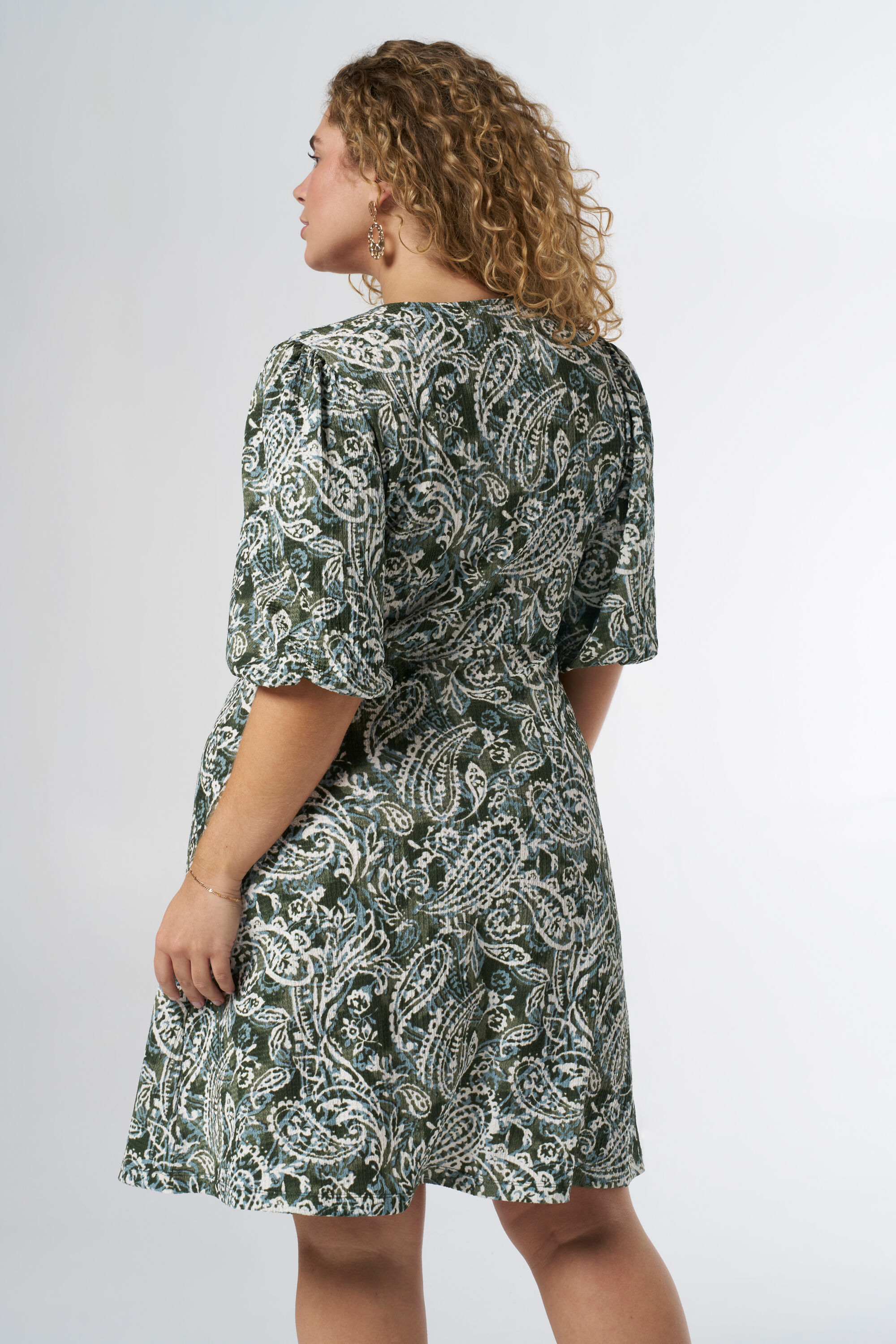 Vestido con detalle retorcido image number 3