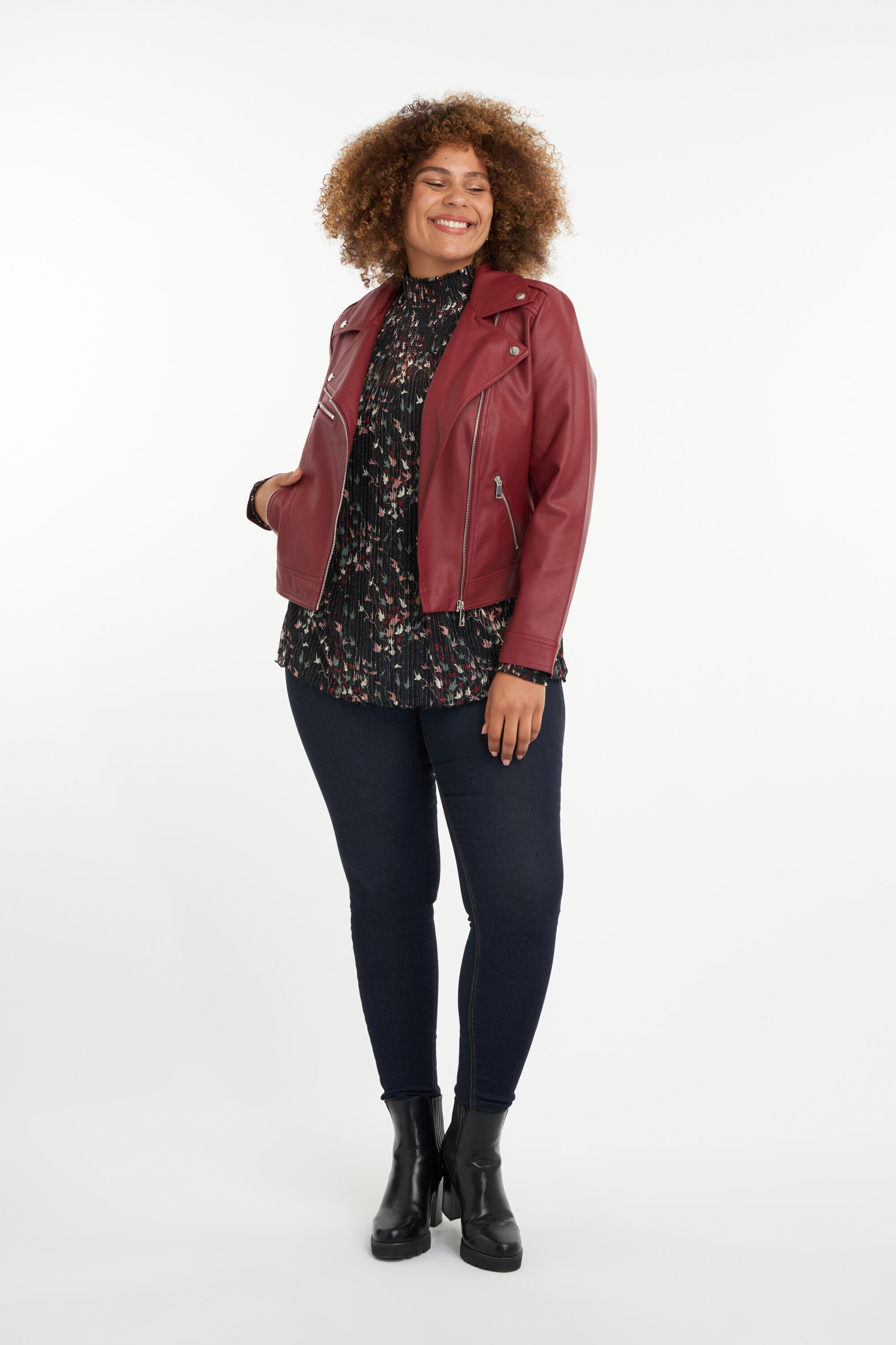 Chaqueta motera de cuero sint&eacute;tico image number 5