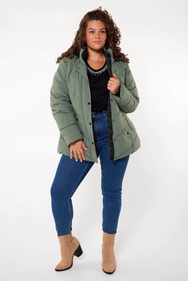 Chaqueta acolchada con capucha  image number 6