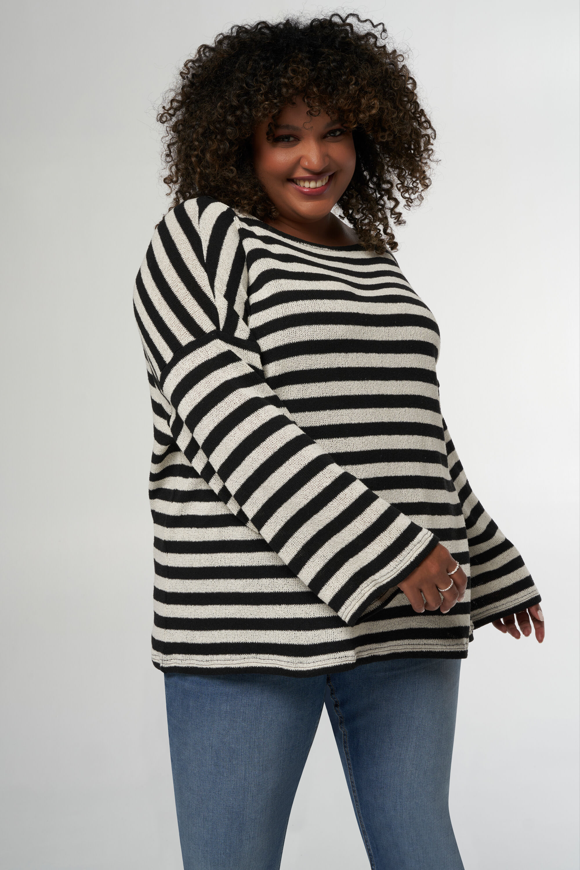 Top con manga larga acampanada image number 5