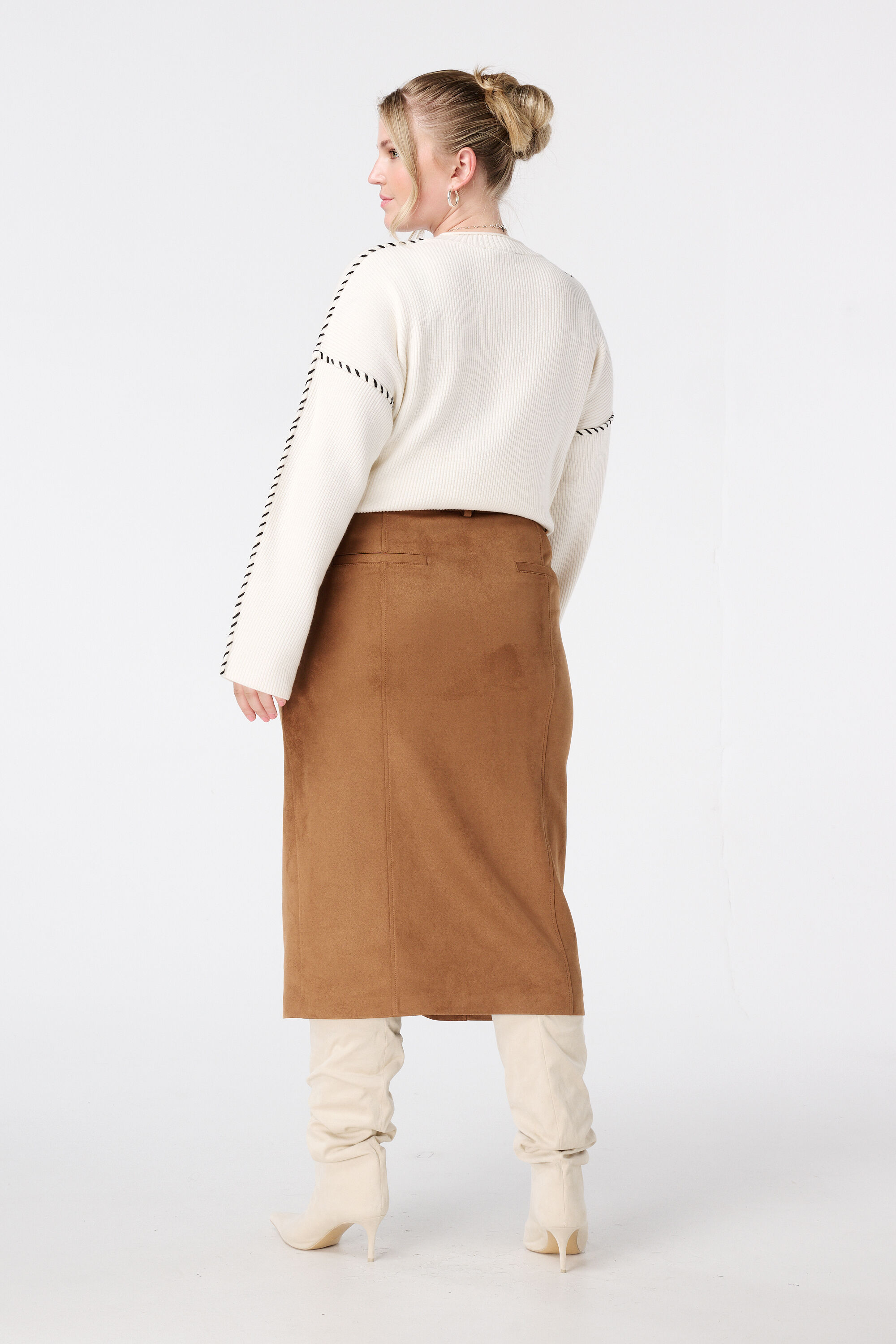 Falda midi con aspecto de ante y cintur&oacute;n image number 3