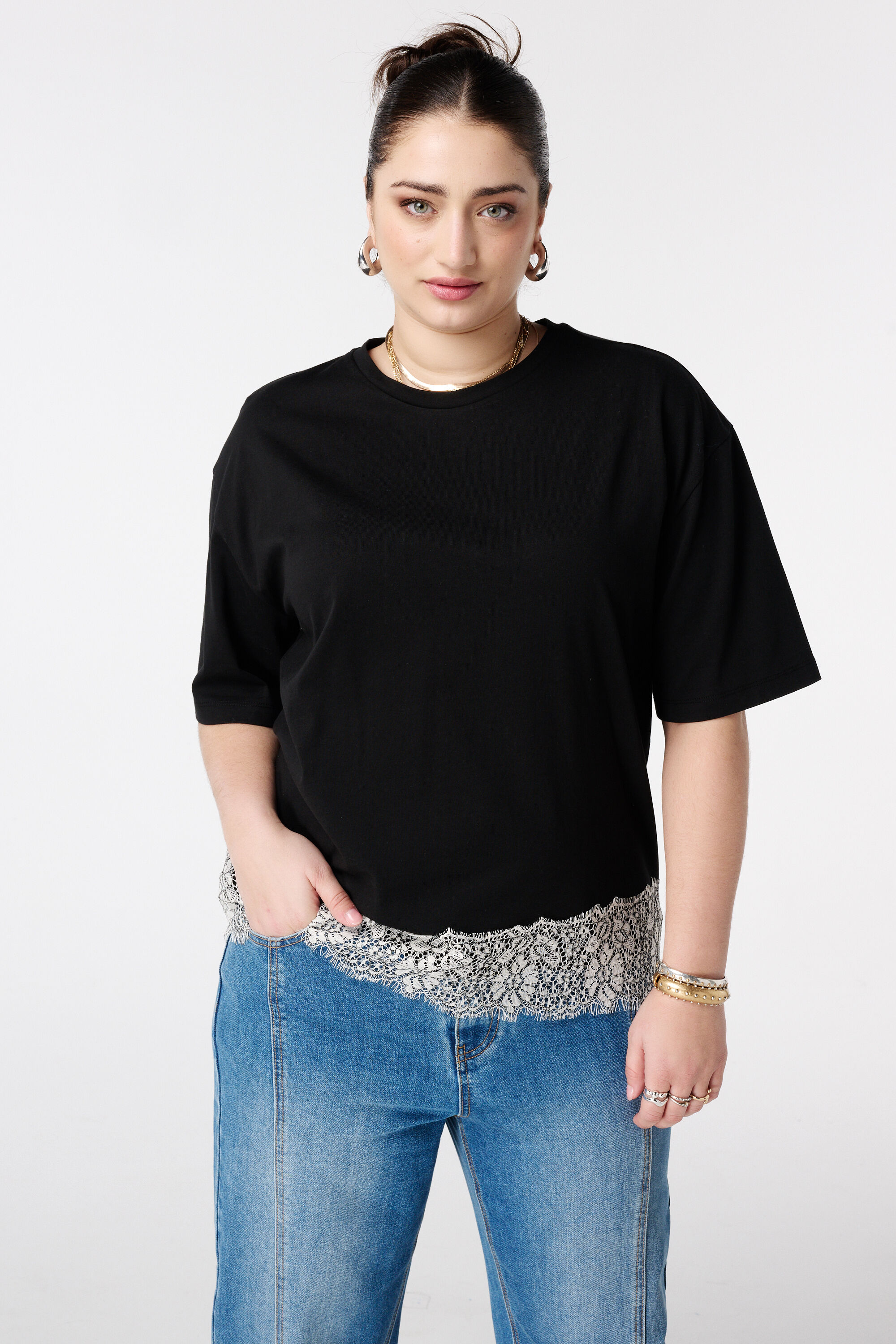 Camiseta oversize con encaje