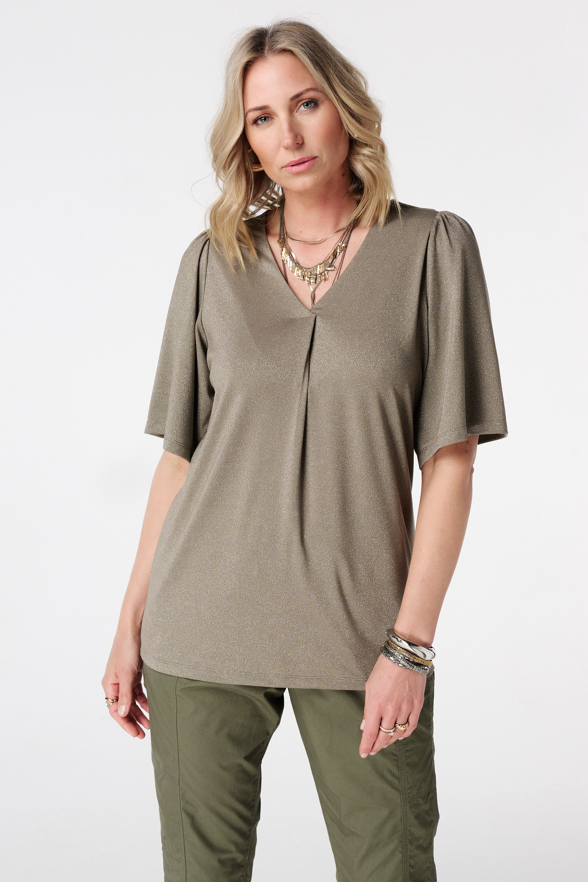 Top con mangas mariposa