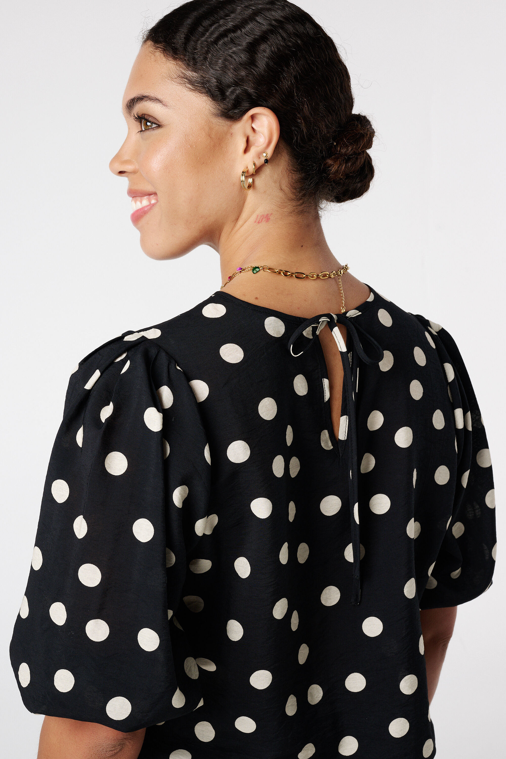 Blusa con lunares image number 4