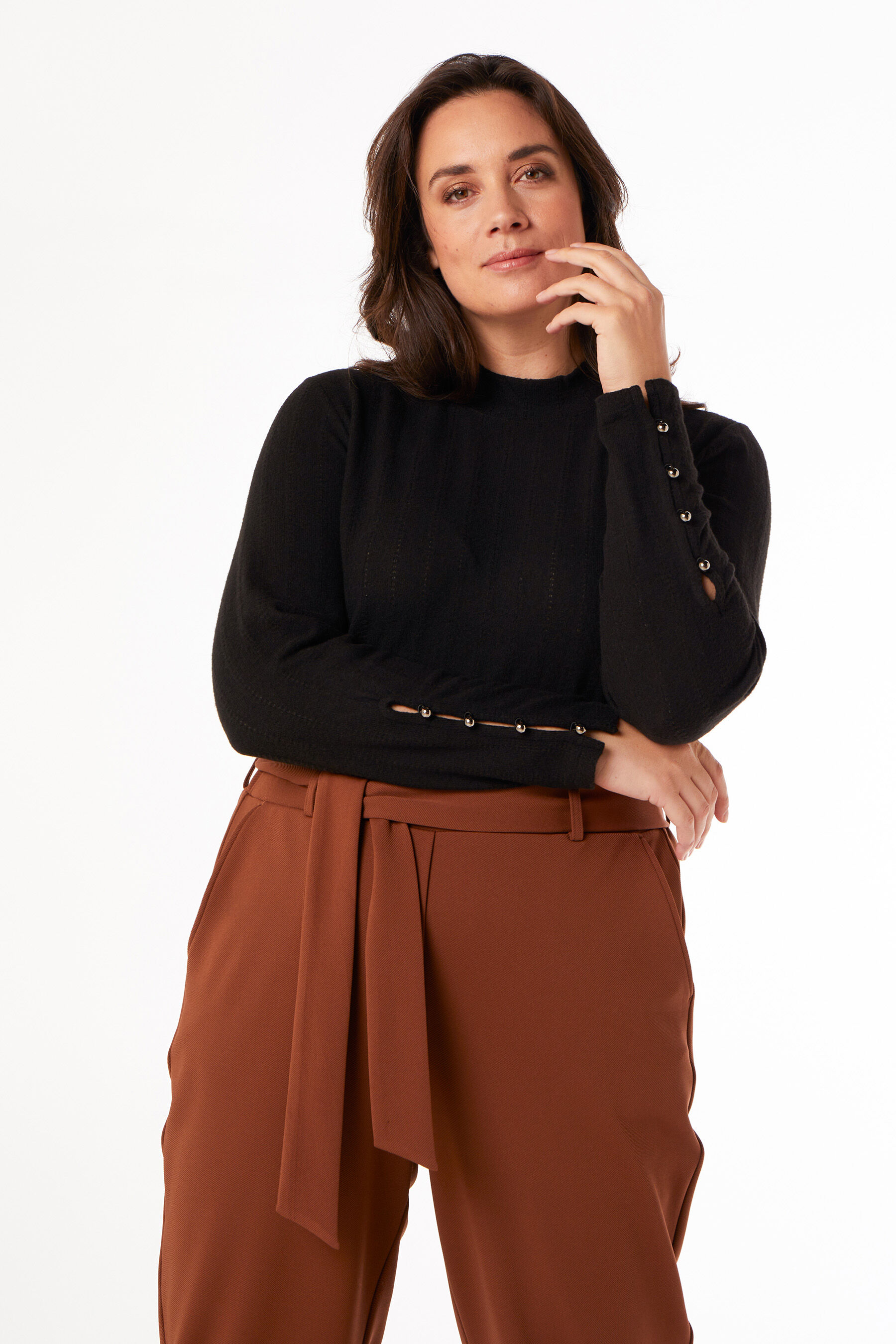 Top con remates y cuello alto image number 6