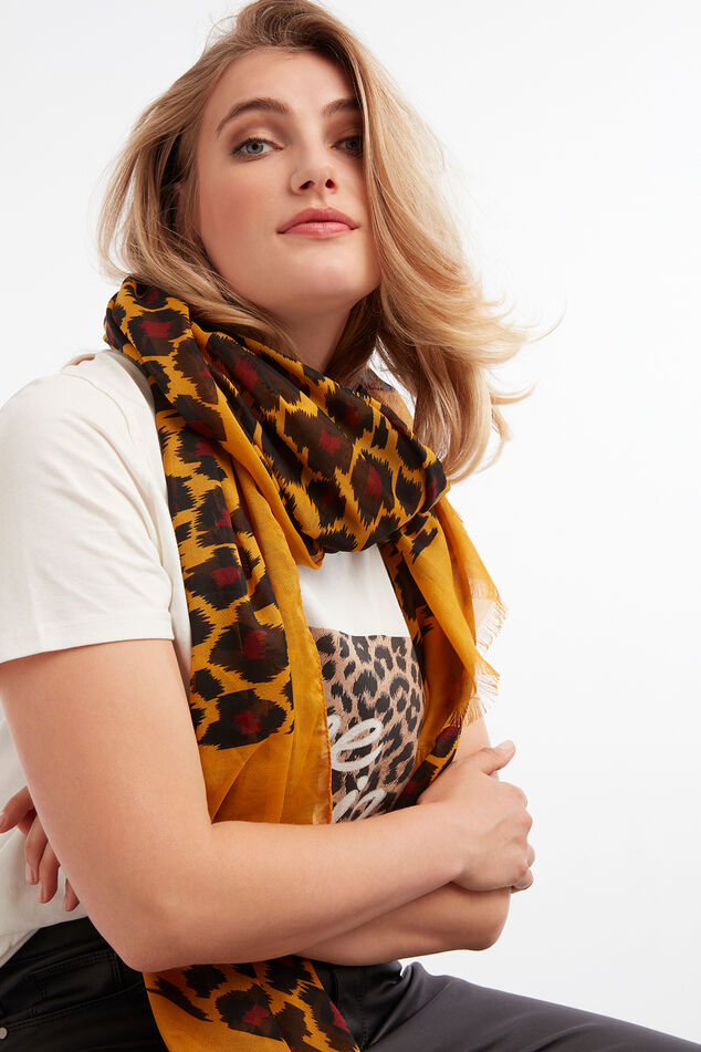 Fular con estampado de leopardo image number 0