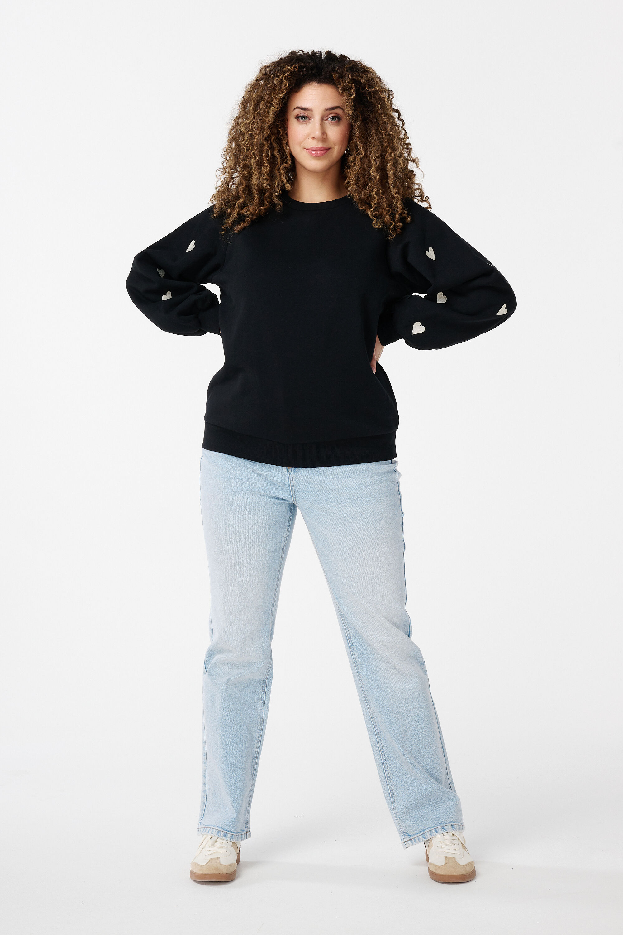 Su&eacute;ter con patr&oacute;n de corazones image number 5