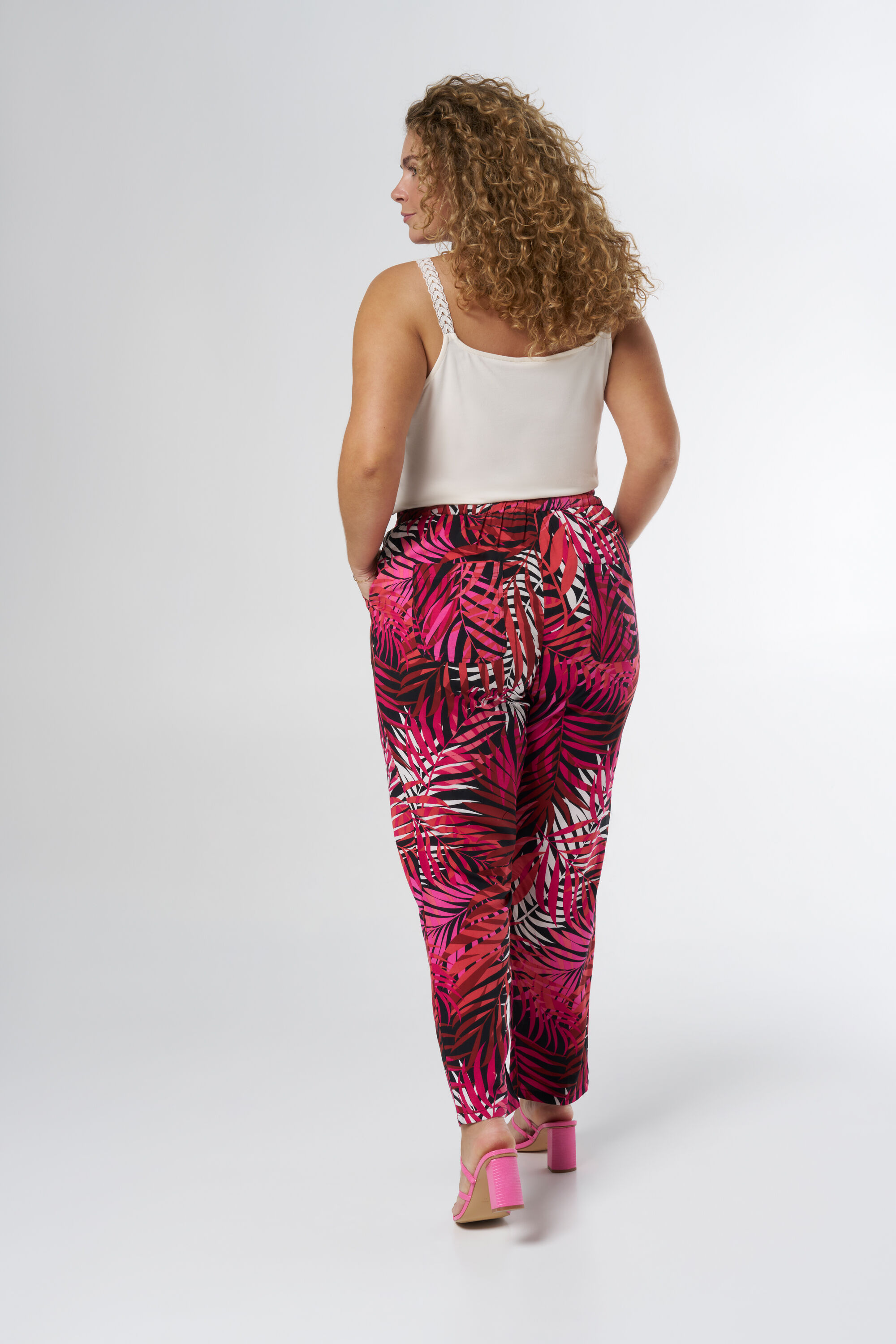 Pantalones con estampado image number 3