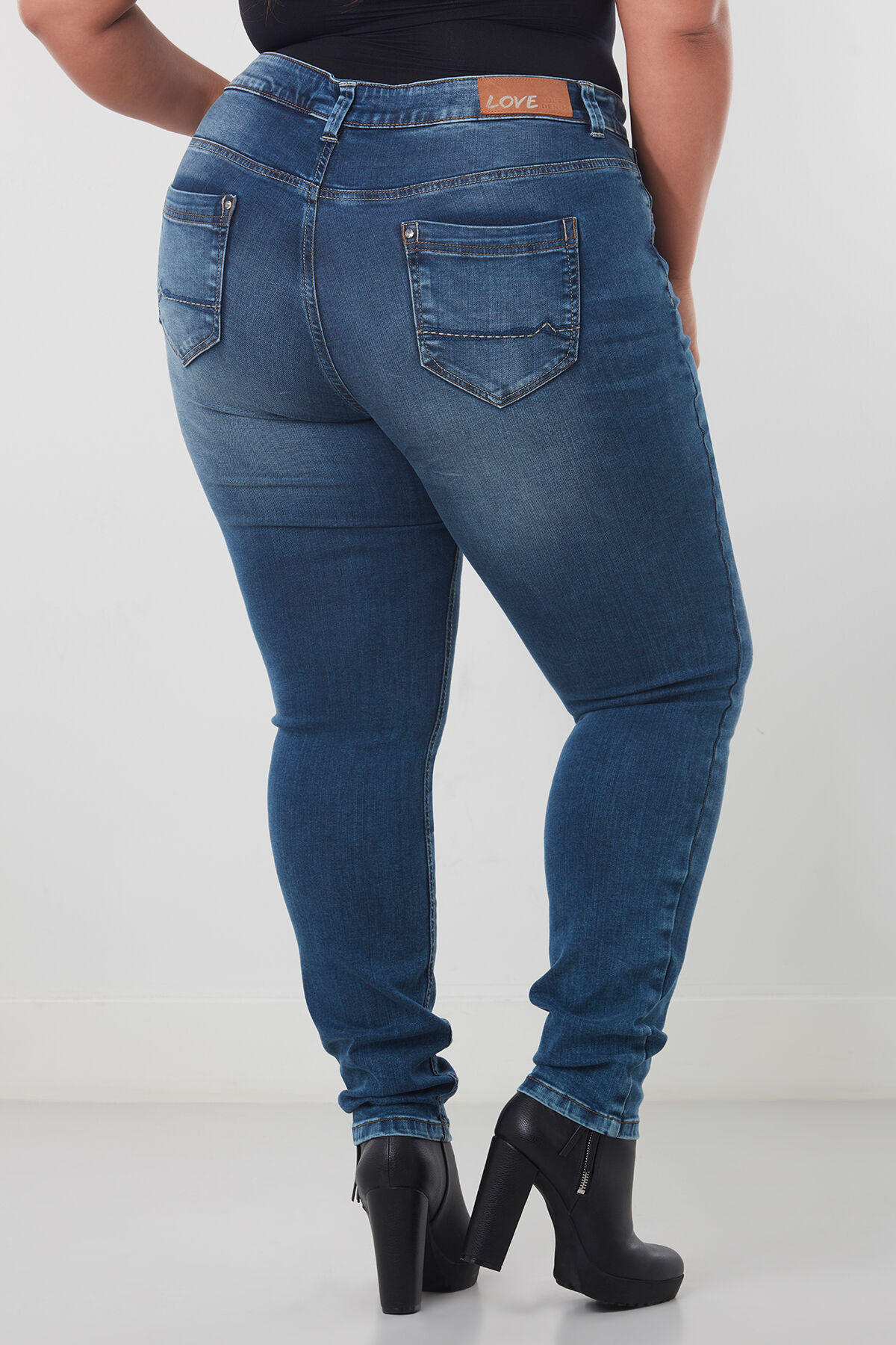 Pantal&oacute;n vaquero pitillo SHAPING image number 3