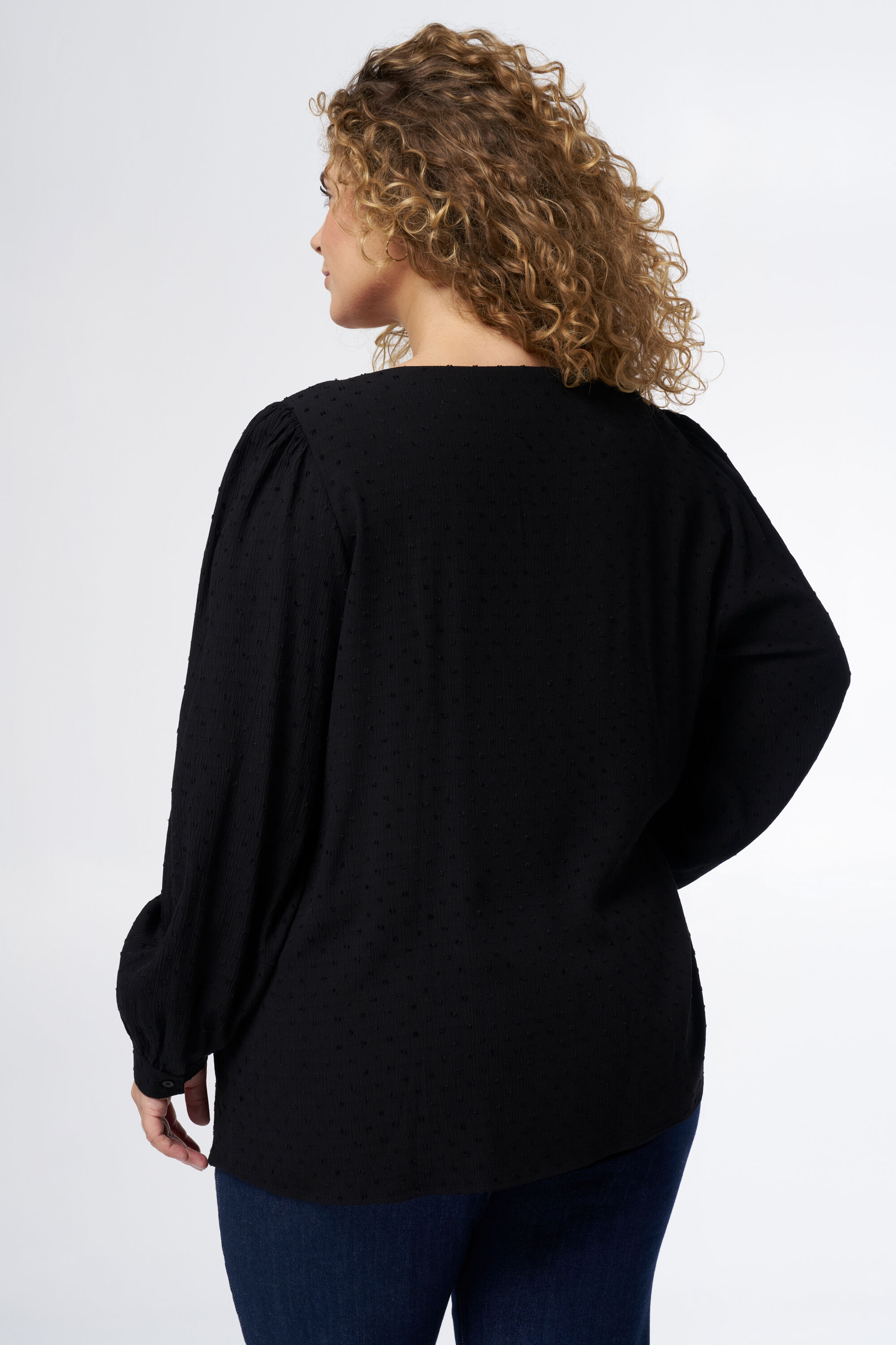 Blusa con detalles y manga abullonada image number 3