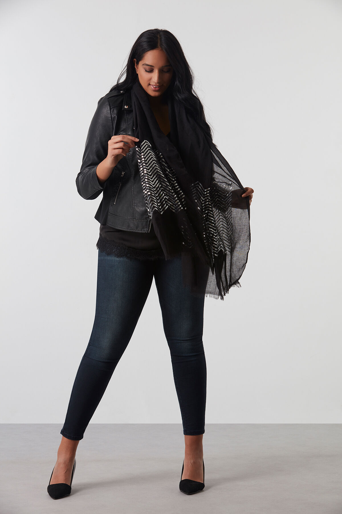 Chal con lentejuelas image number 1