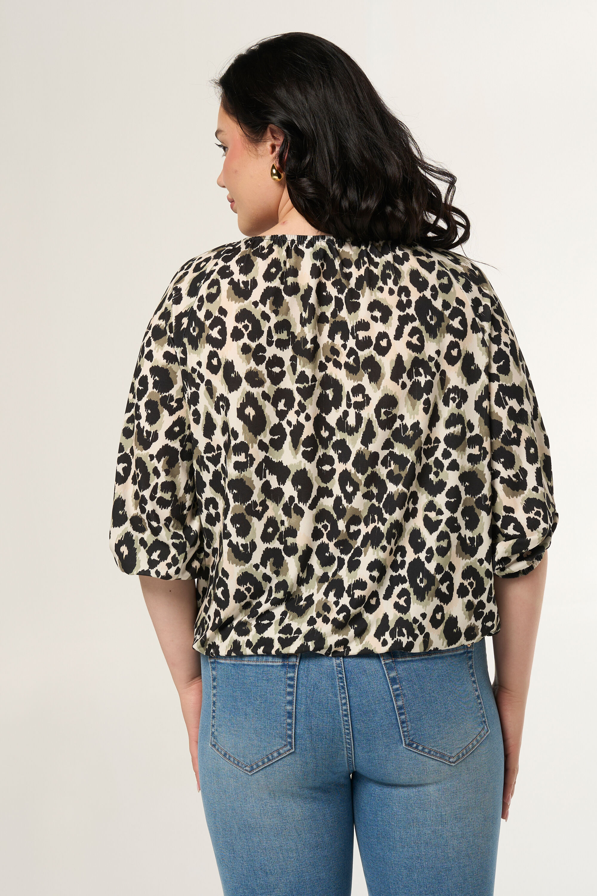 Top con estampado de pantera image number 3