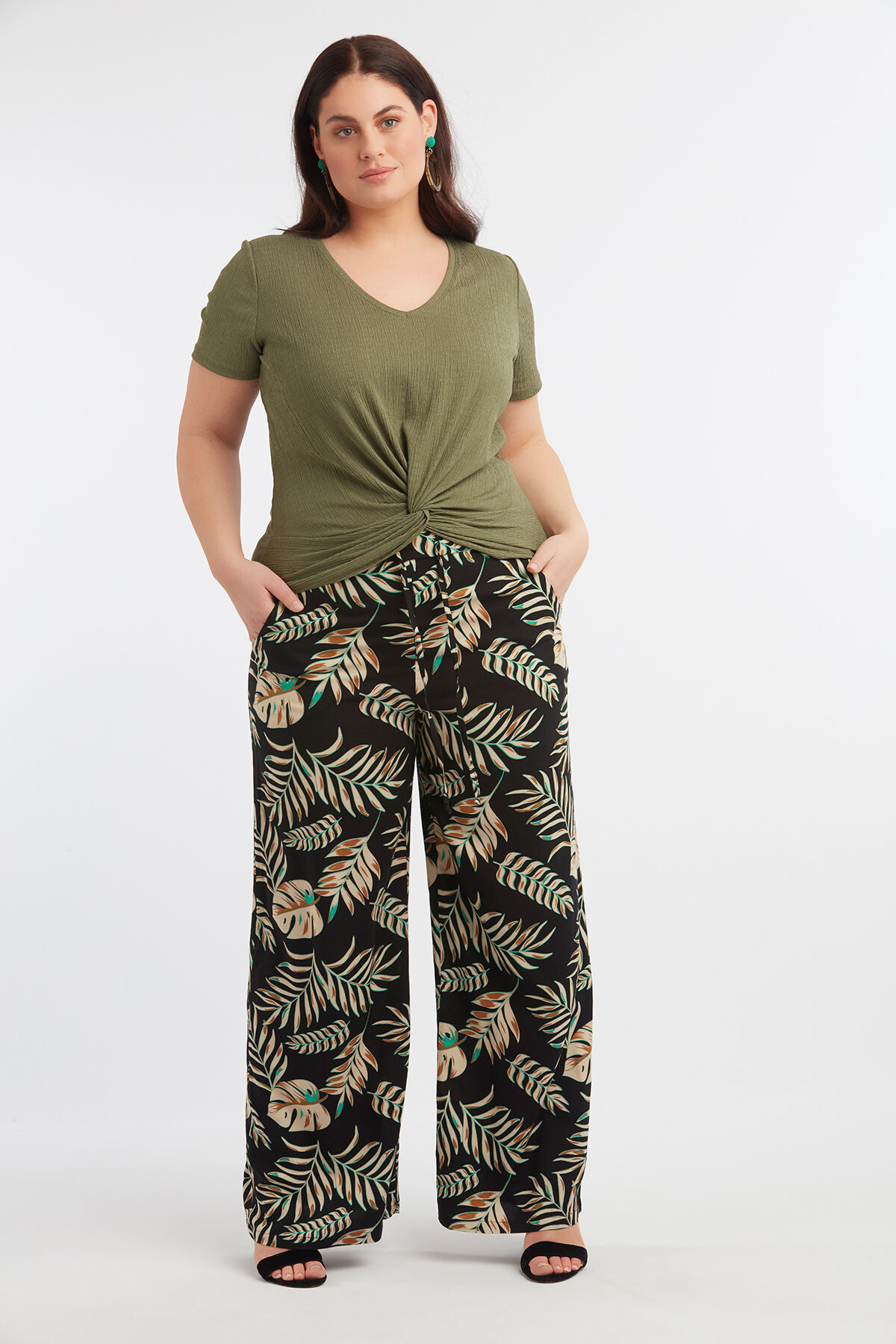 Pantalones de pernera ancha con estampado integral  image number 3