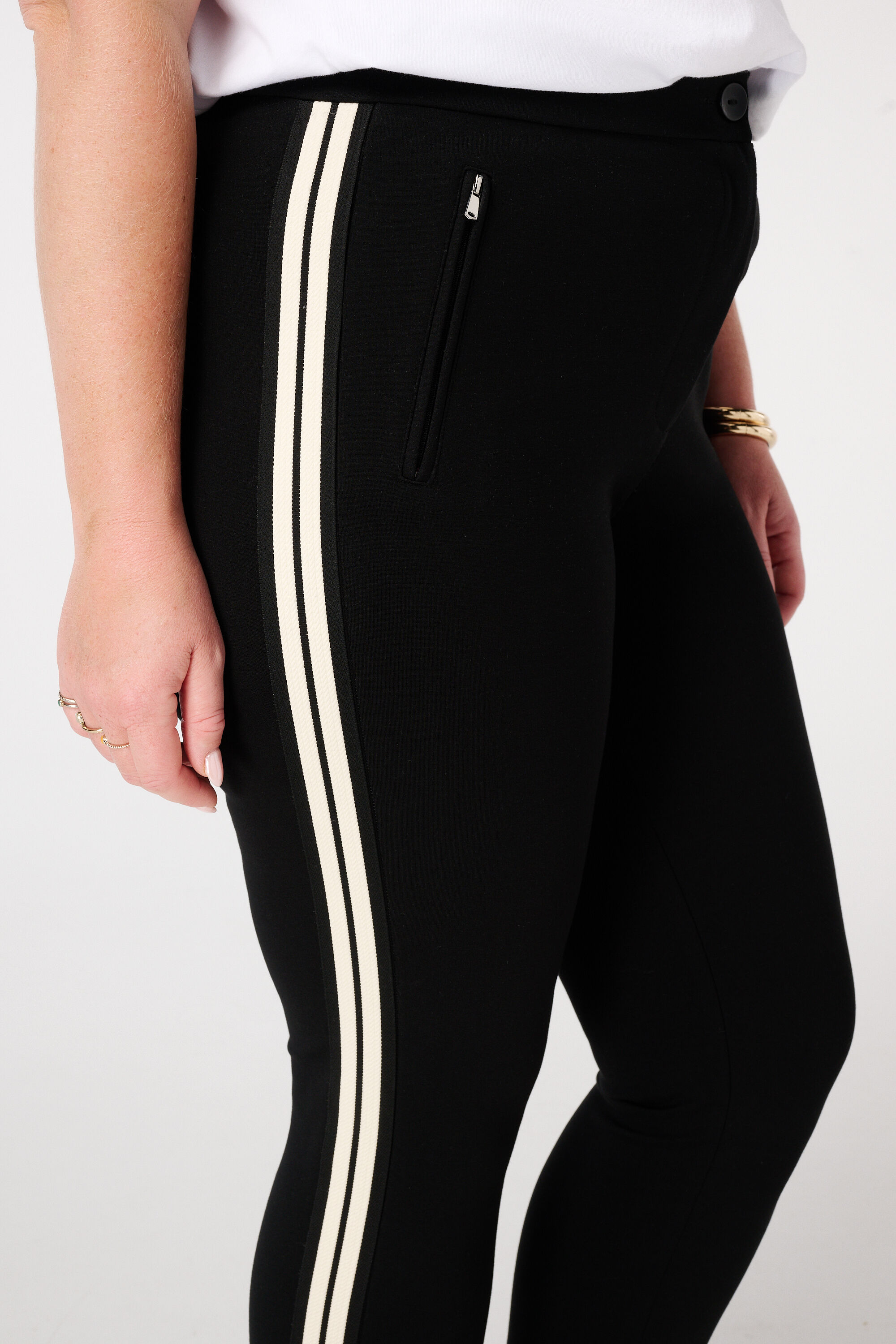 Legging con una tira lateral image number 4