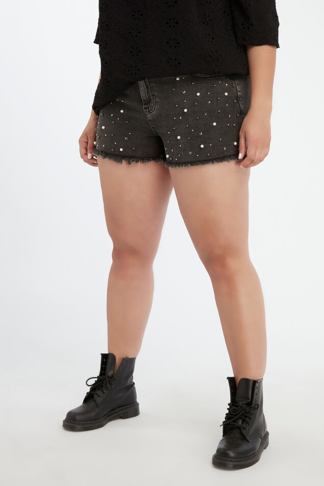 Shorts vaqueros con tachuelas image number 3