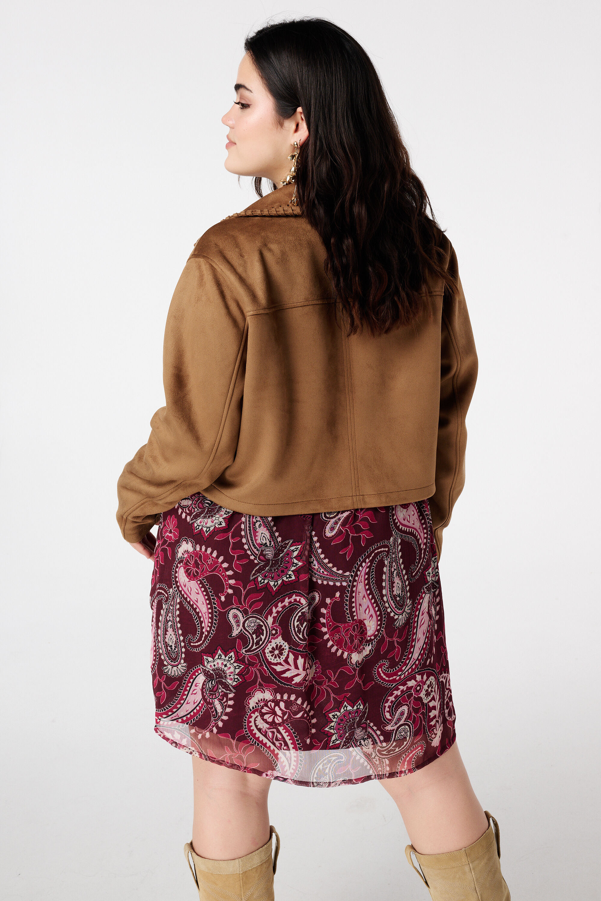 Chaqueta corta efecto ante con pespuntes image number 3