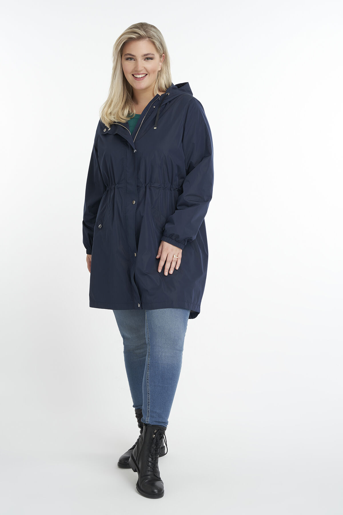 Abrigo con capucha image number 5