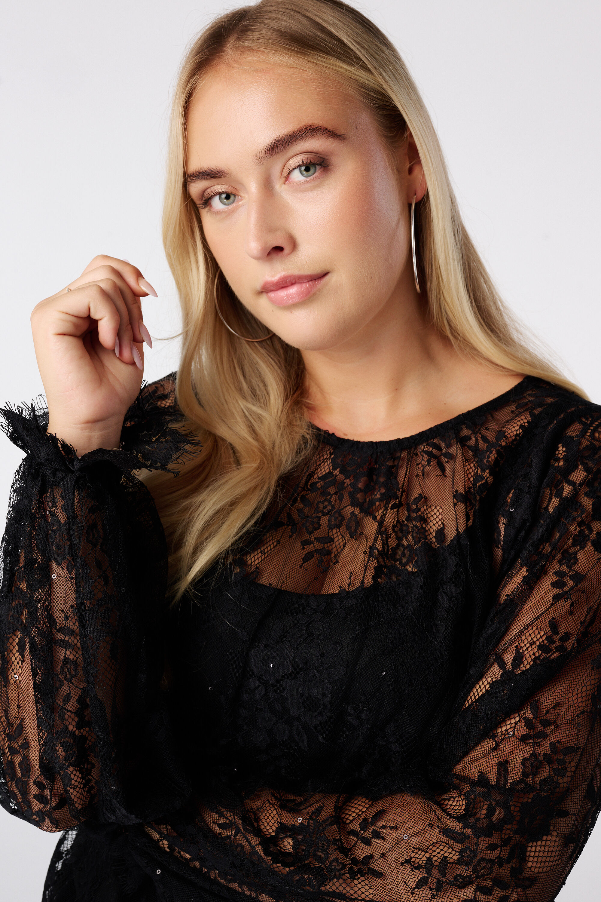 Blusa de encaje image number 4