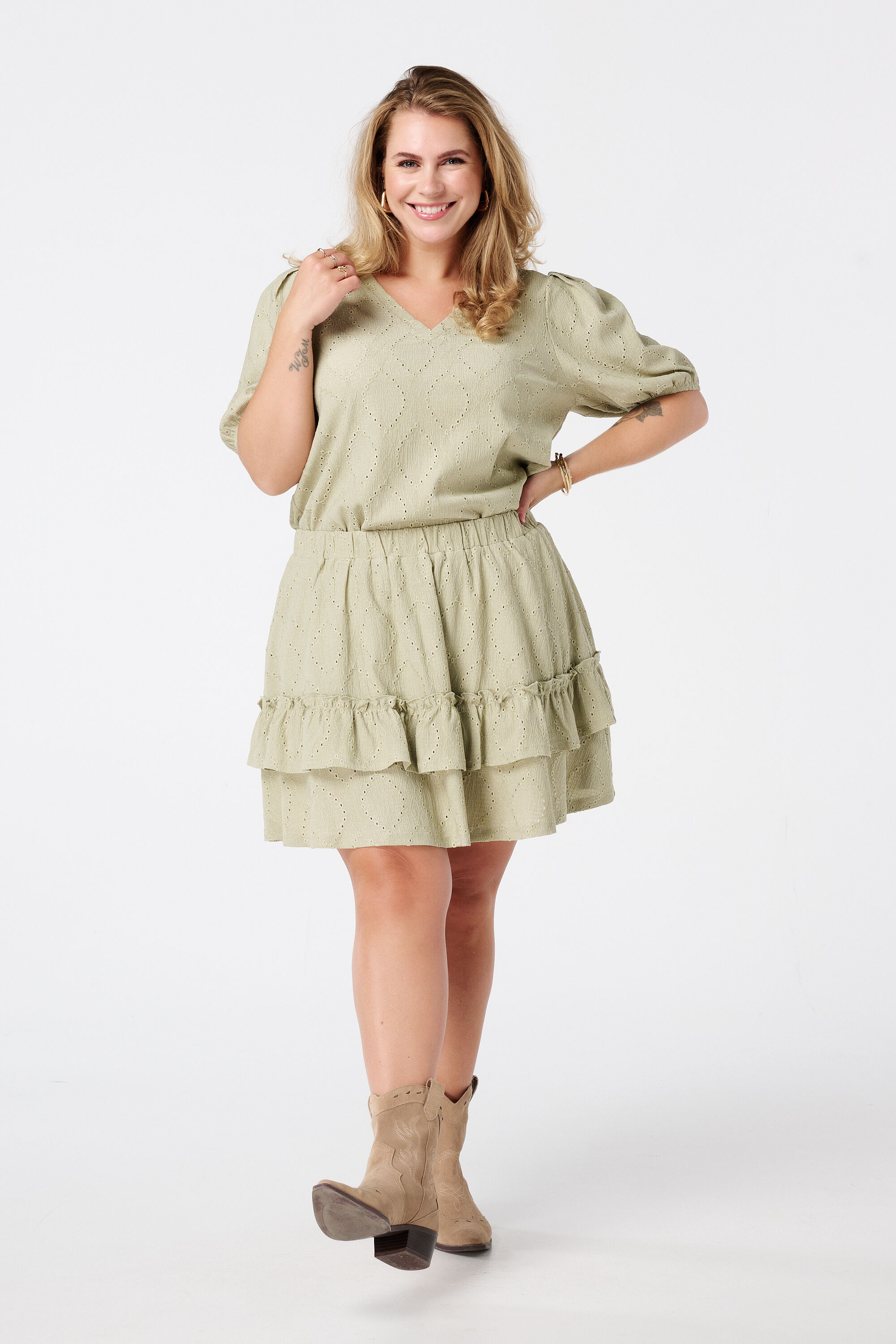 Top con efecto bordado image number 3