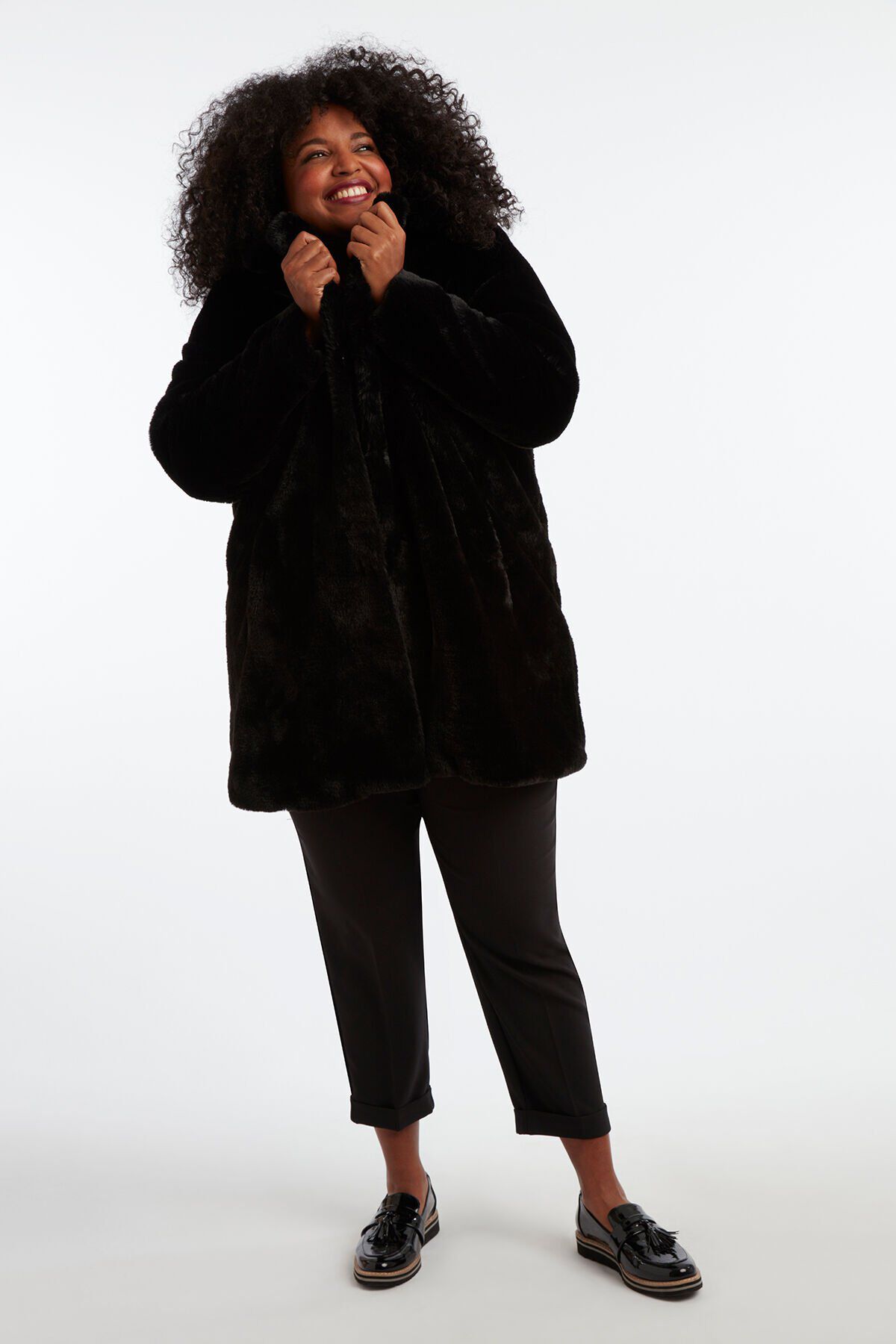 Abrigo de pelo sint&eacute;tico image number 5