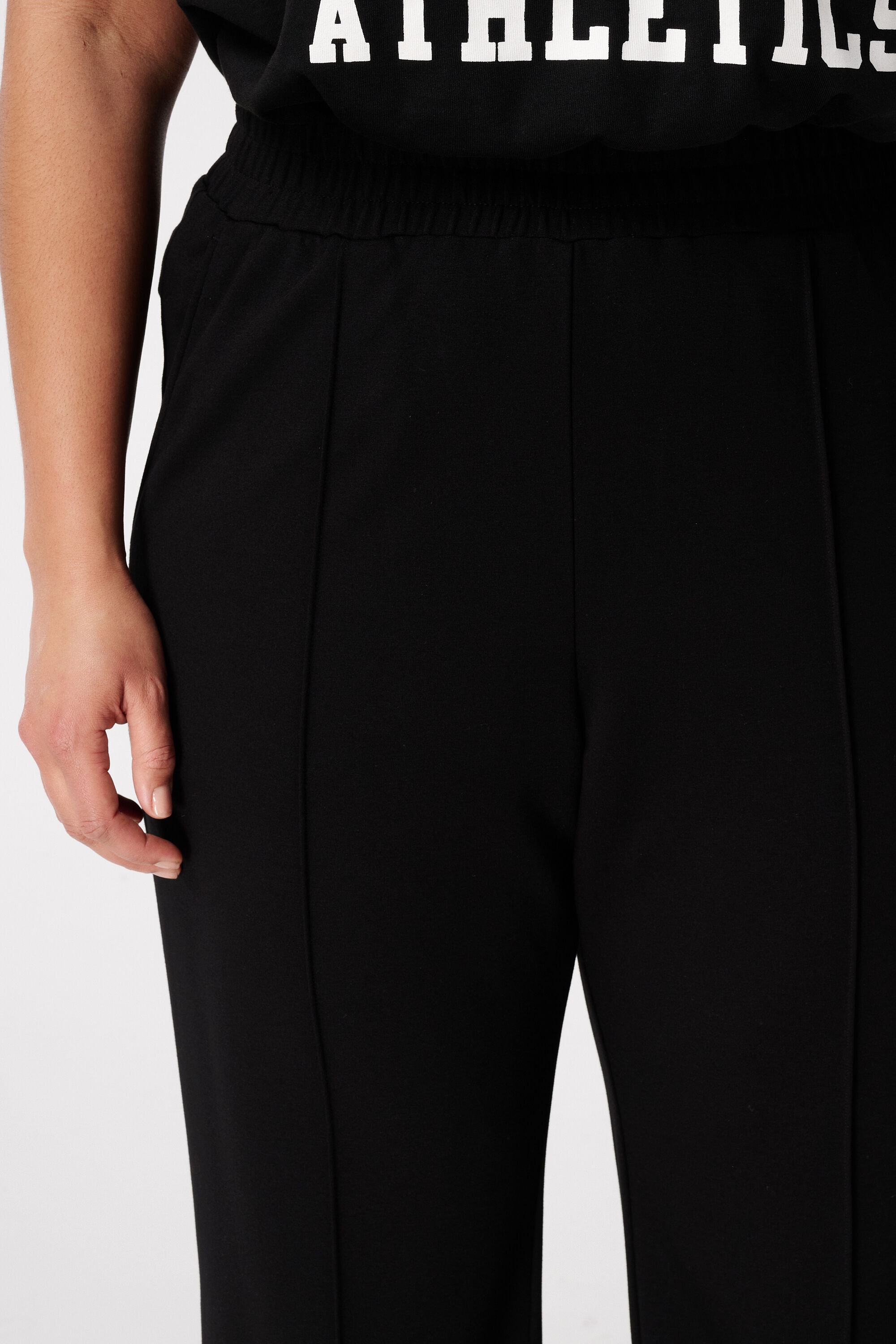 Pantal&oacute;n ancho con costuras decorativas image number 4