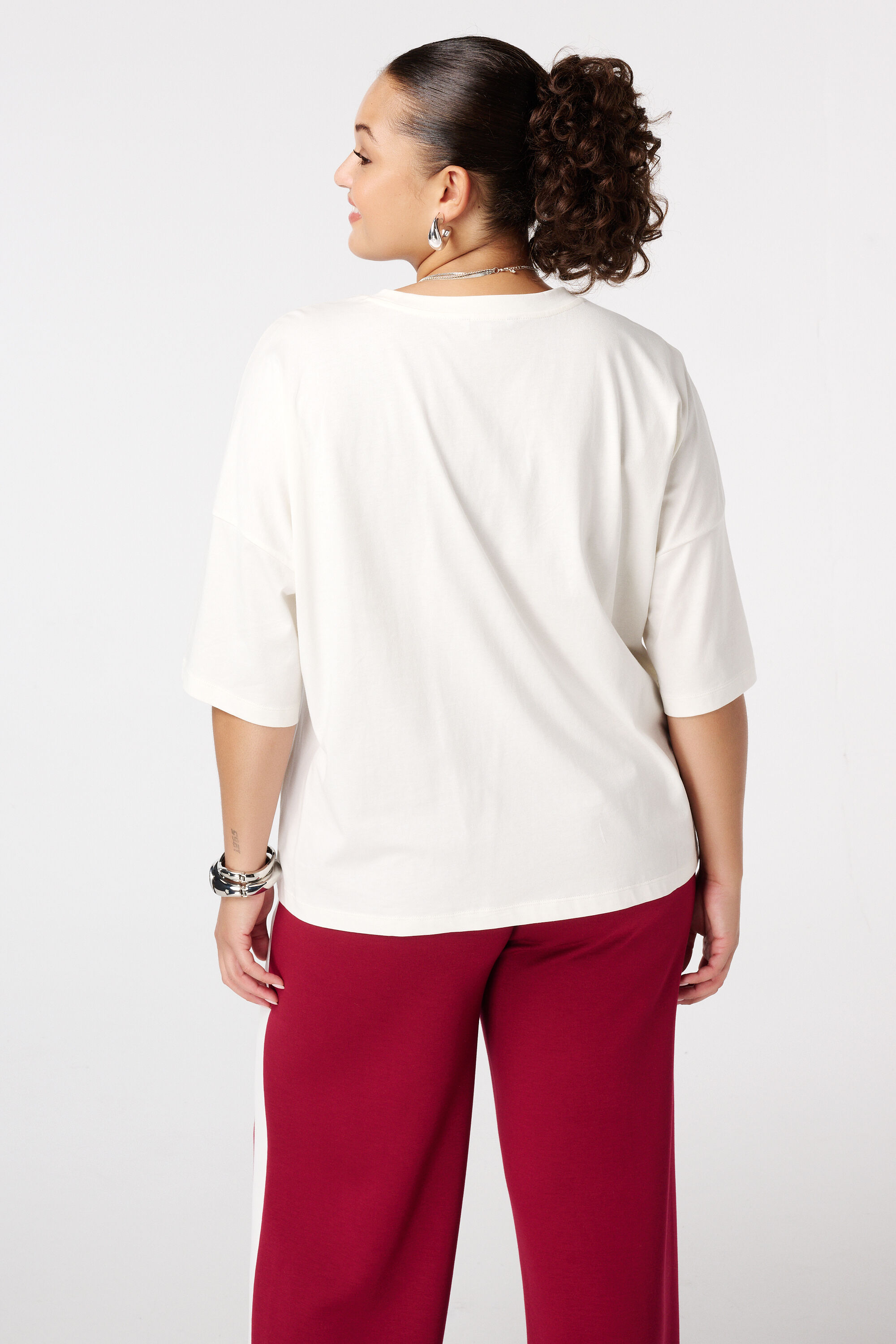 Camiseta holgada con texto image number 3