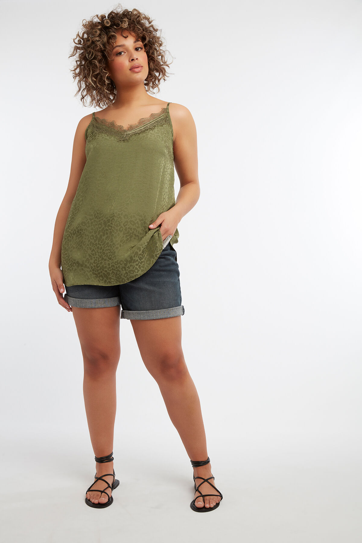 Blusa sin mangas con un sutil estampado de leopardo image number 3