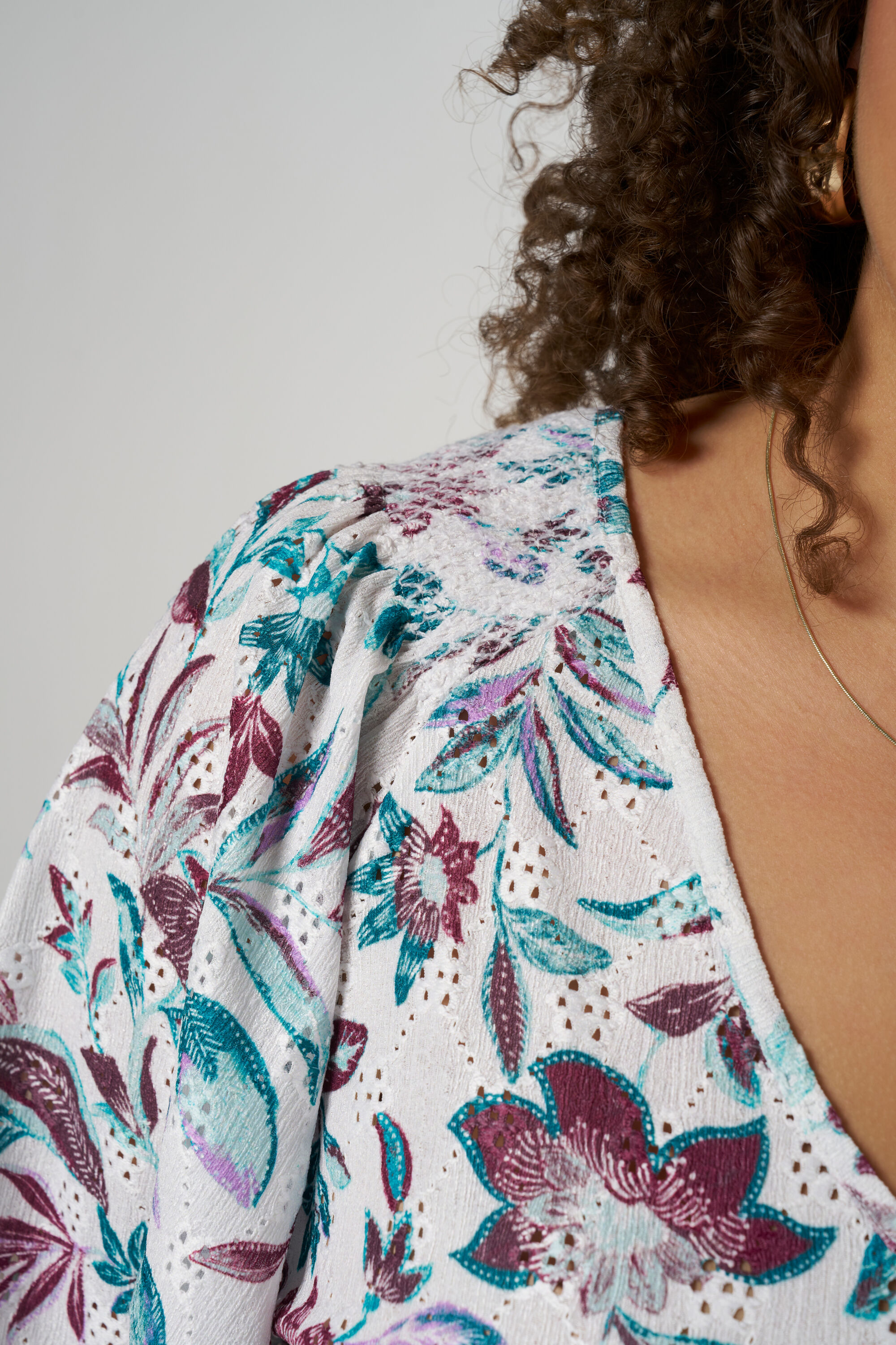 Top con manga mariposa image number 4