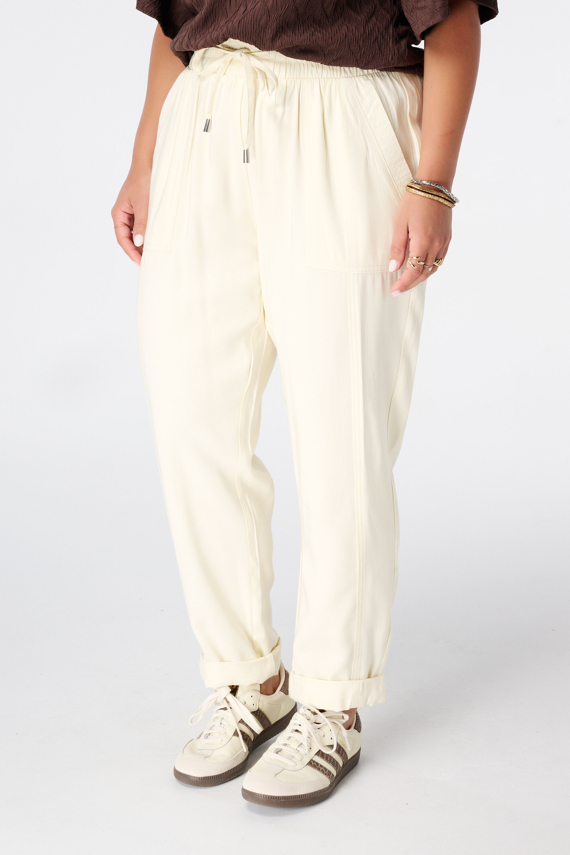 Pantal&oacute;n con cintura el&aacute;stica image number 5