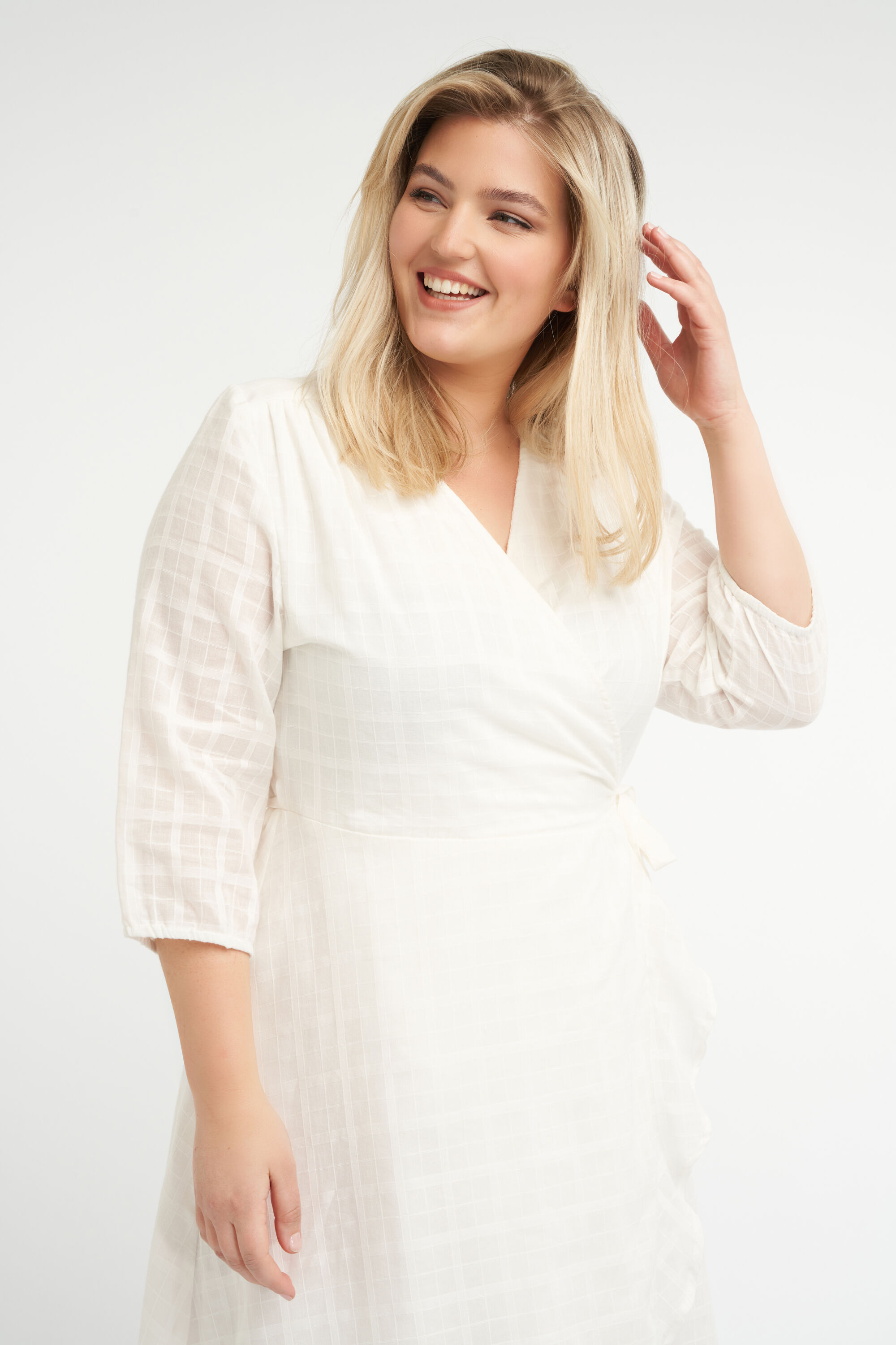 Vestido cruzado image number 4