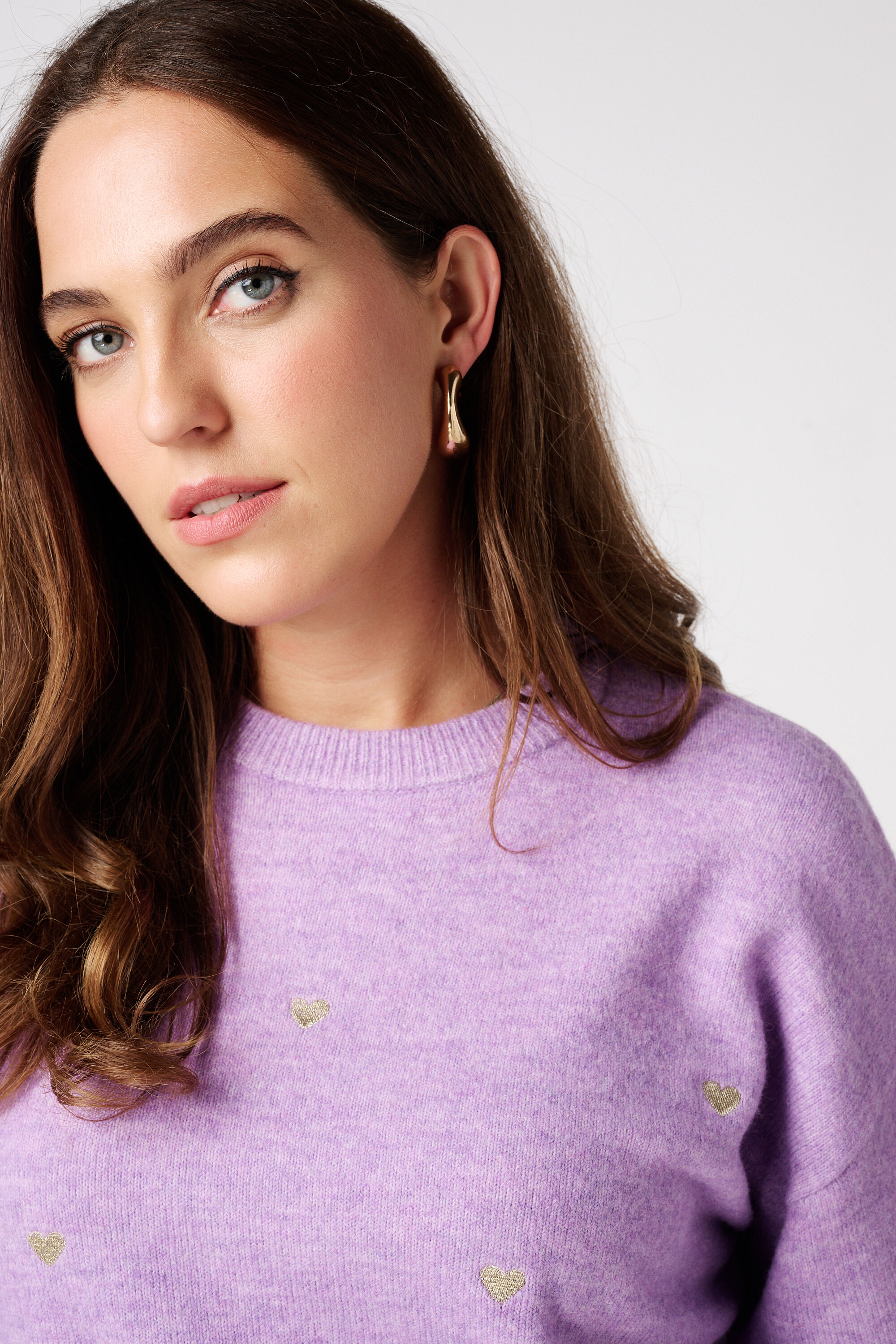 Jersey de punto fino con corazones bordados image number 4