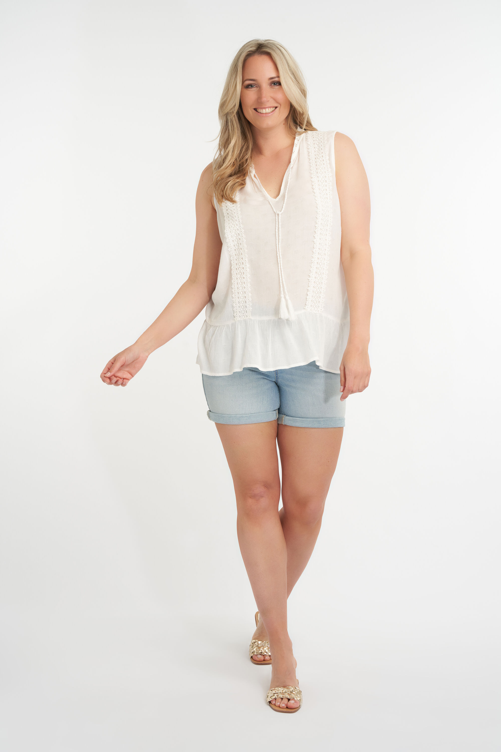 Blusa sin mangas con encaje image number 4