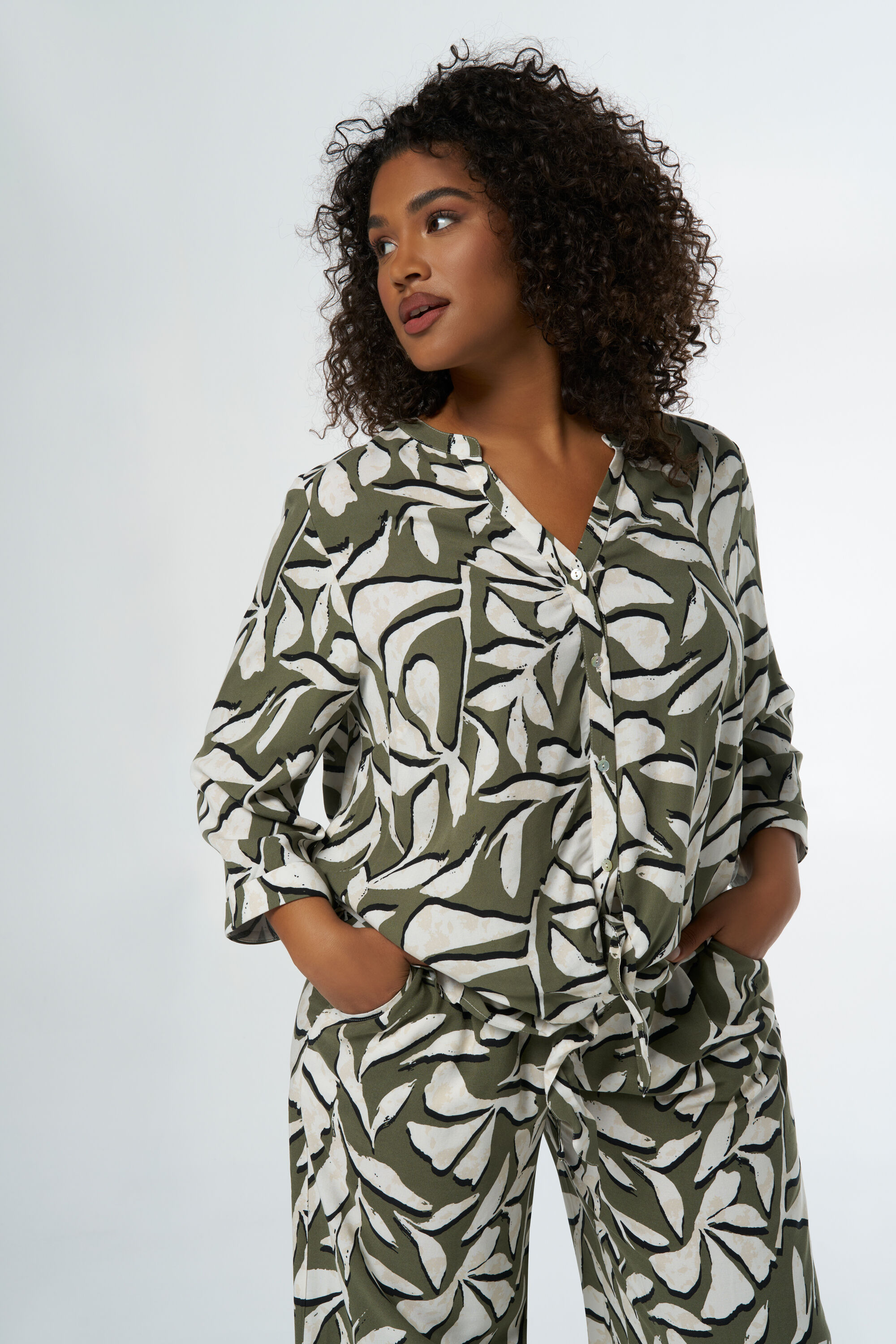Blusa con detalle de lazo image number 0