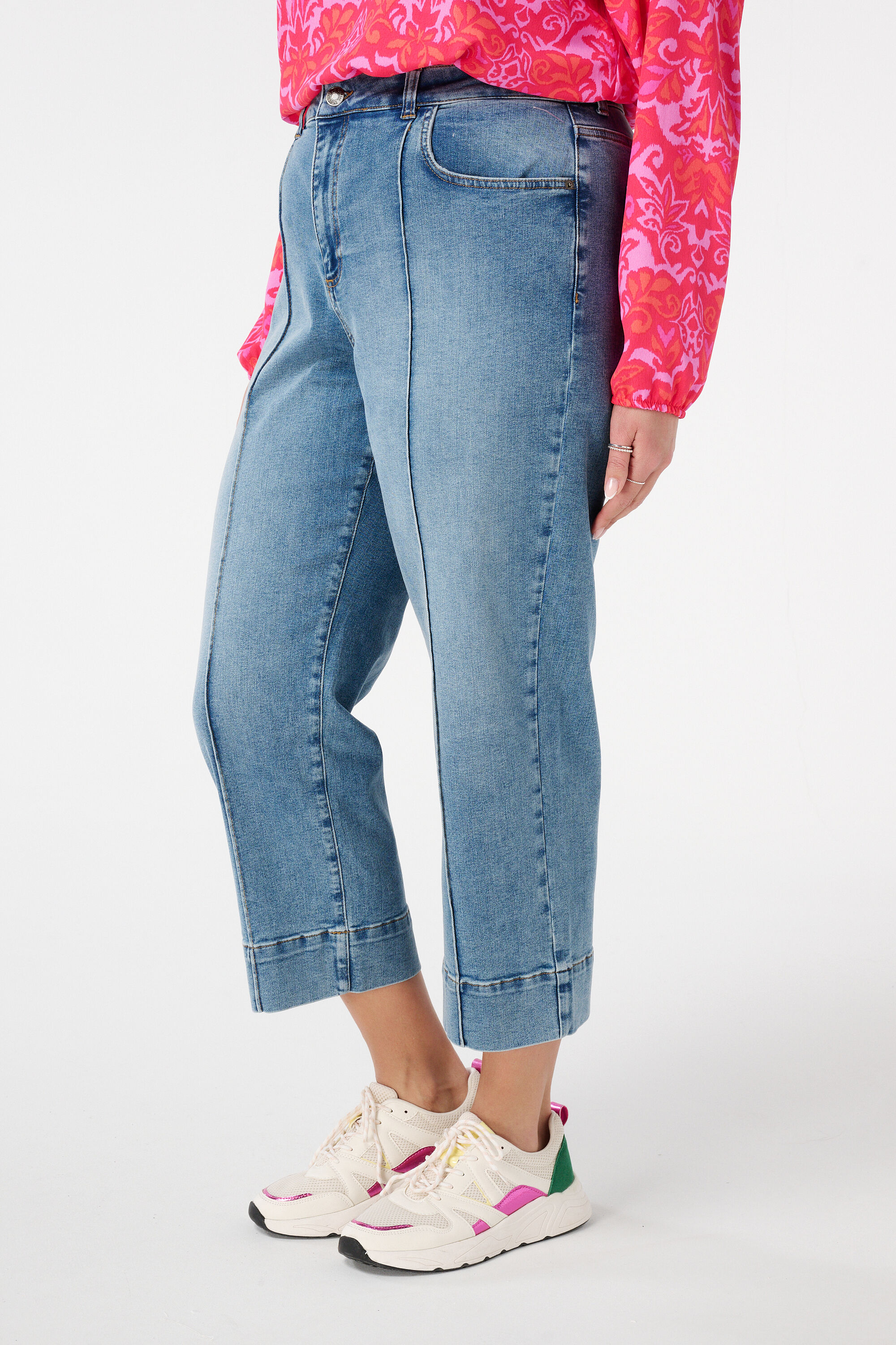 Vaqueros de pernera recta con pespuntes decorativos image number 5