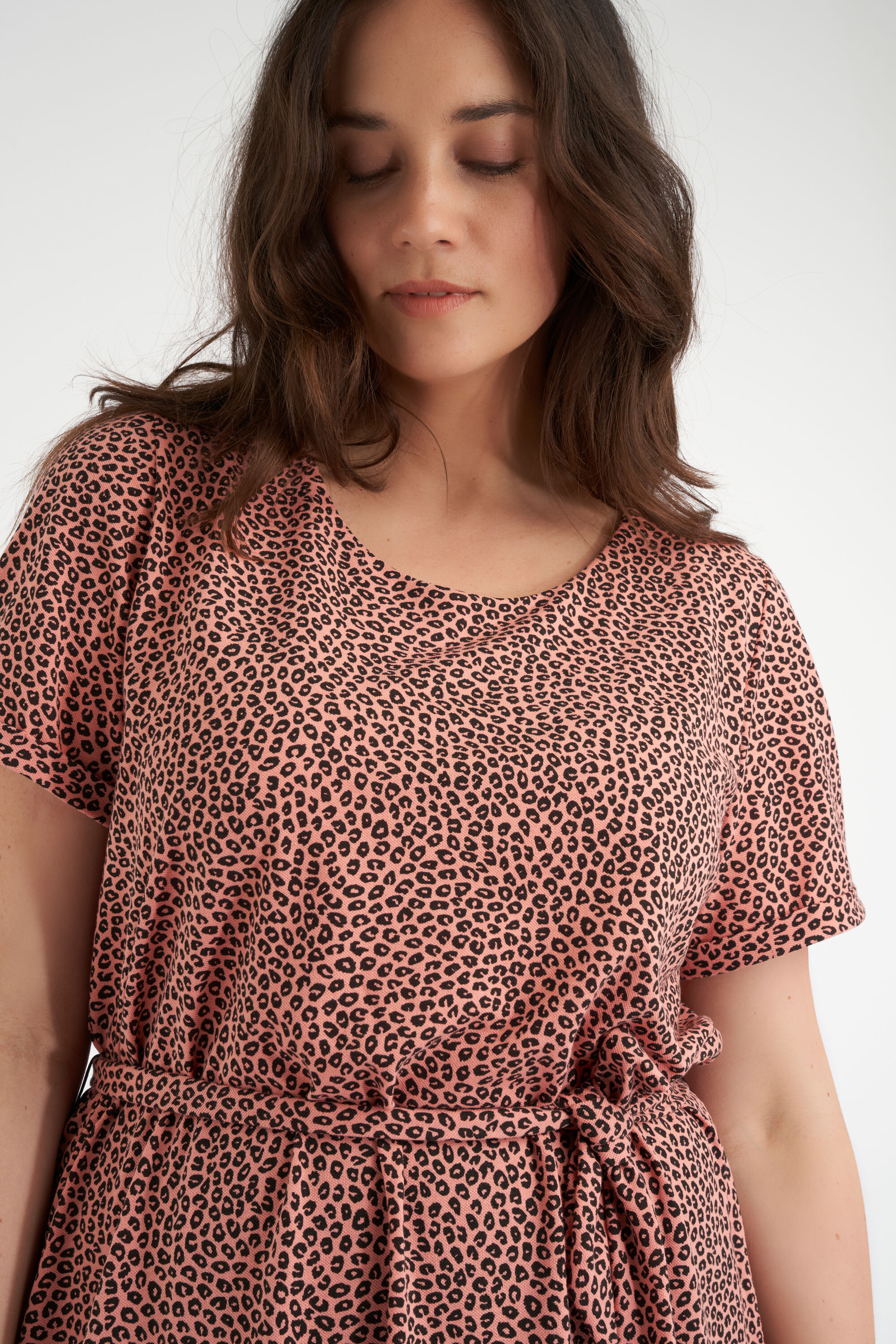 Vestido con cinto image number 5