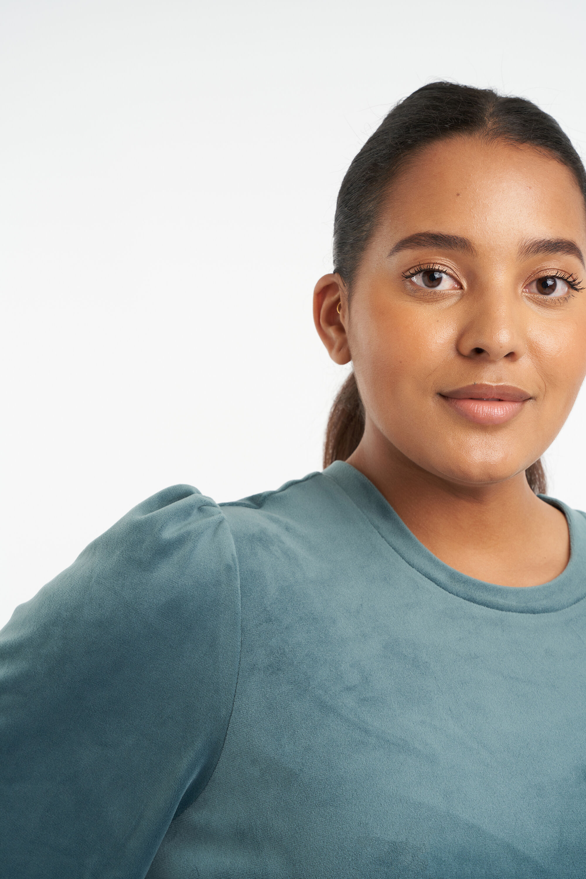 Su&eacute;ter de terciopelo  image number 4